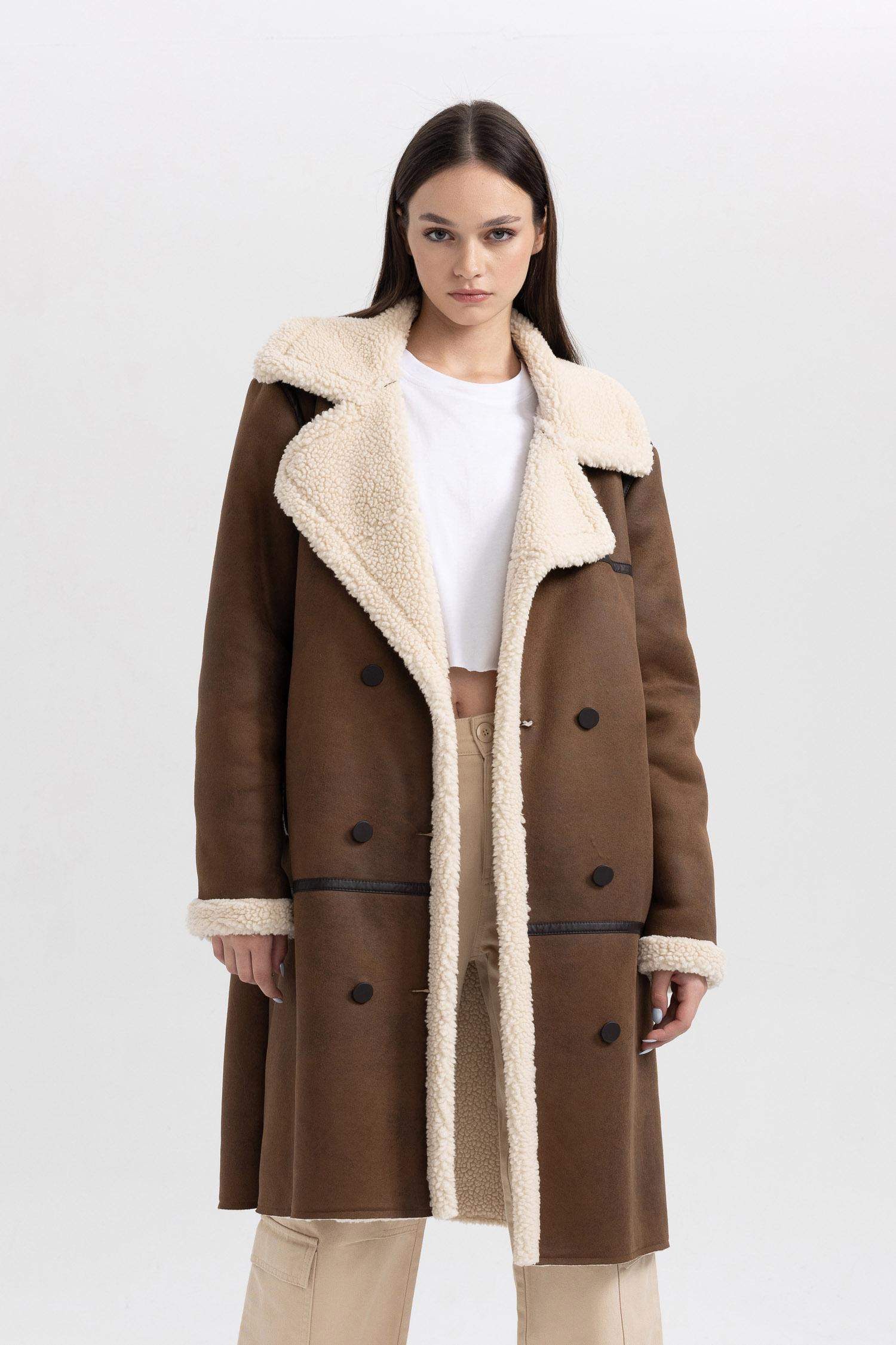 Куртка водоотталкивающая стандартного кроя