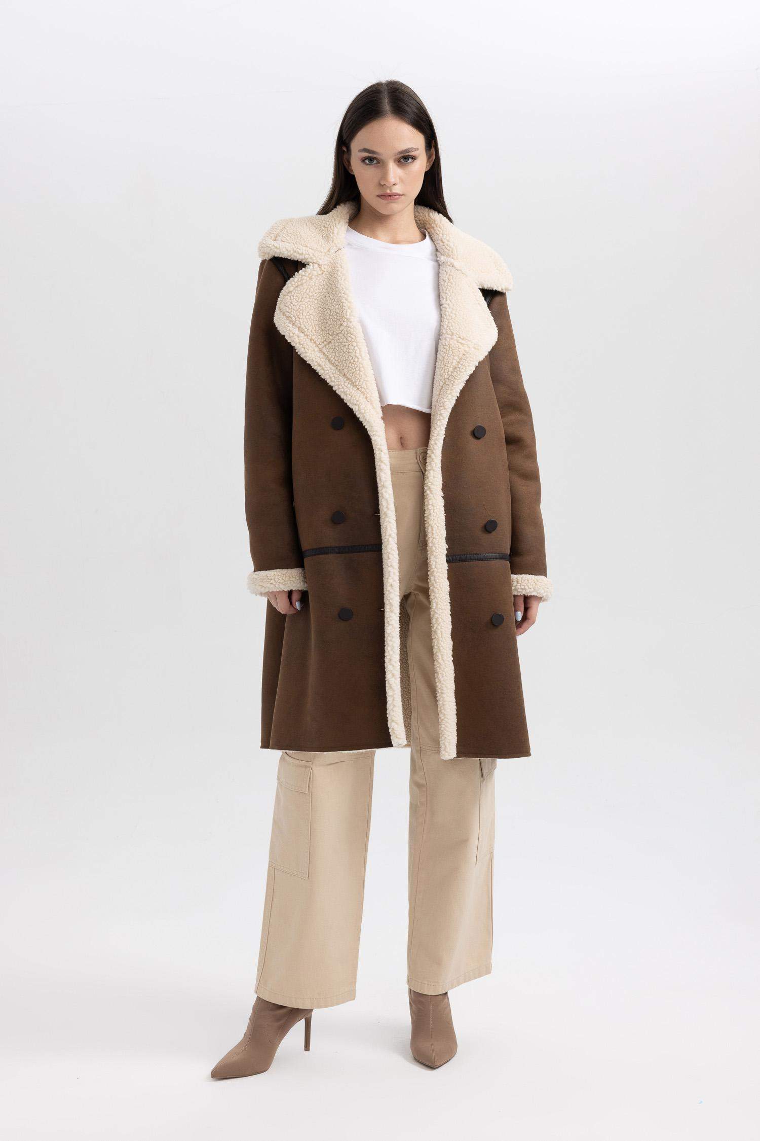 Куртка водоотталкивающая стандартного кроя