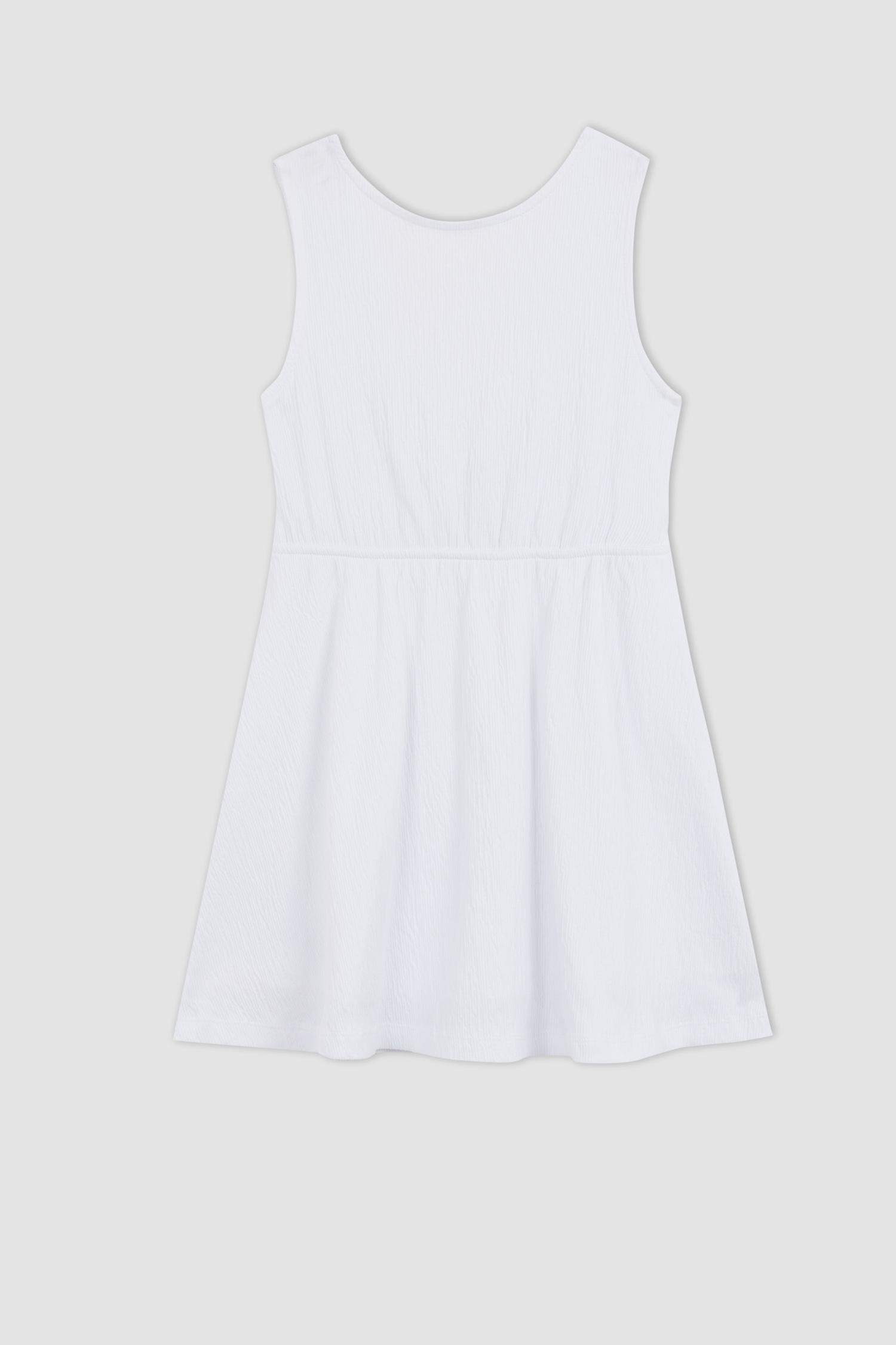 فستان بناتي بدون أكمام بقصة مريحة