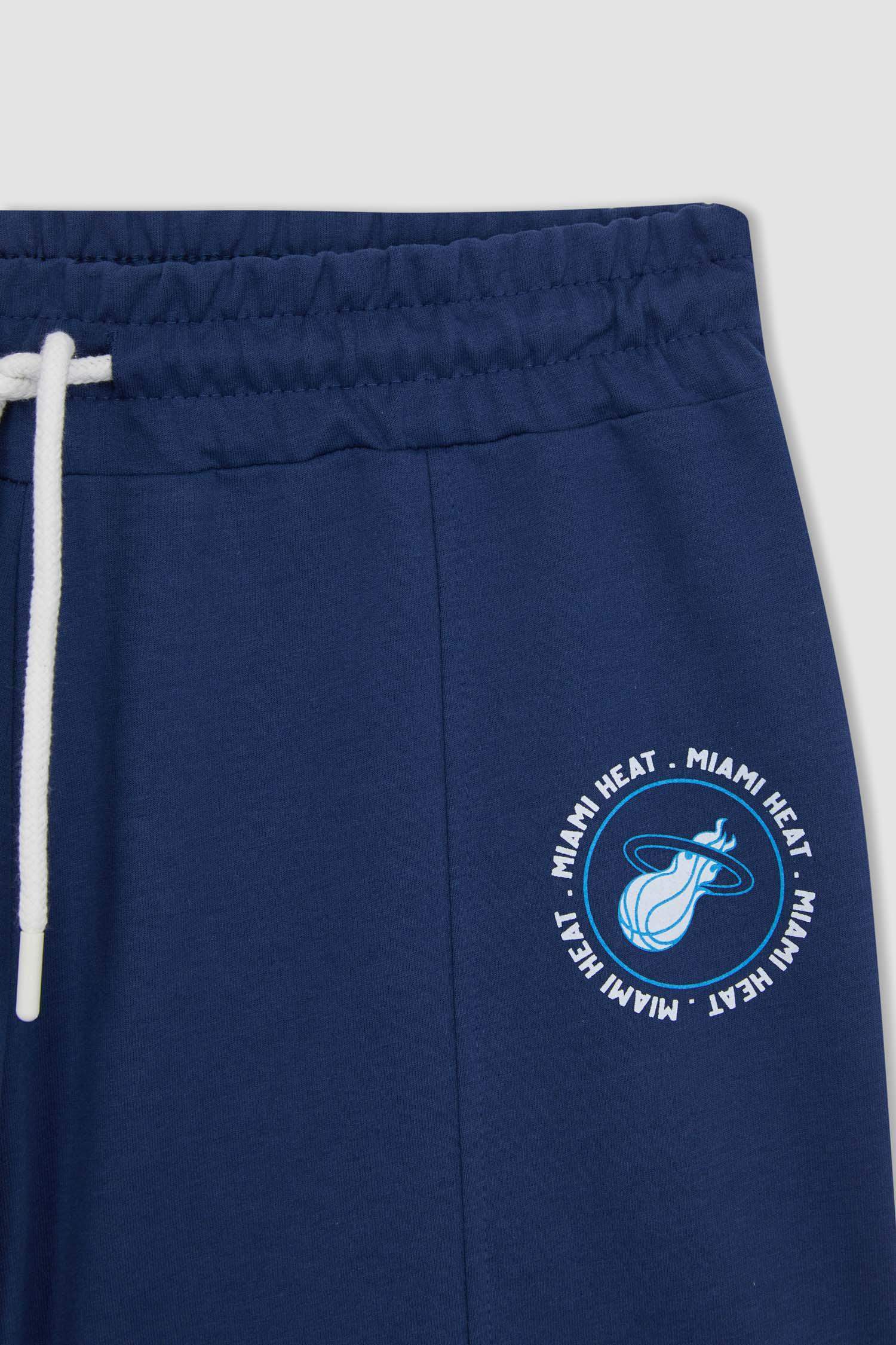 DeFactoFit NBA Miami Heat Licensed Regular Fit Sports Shorts