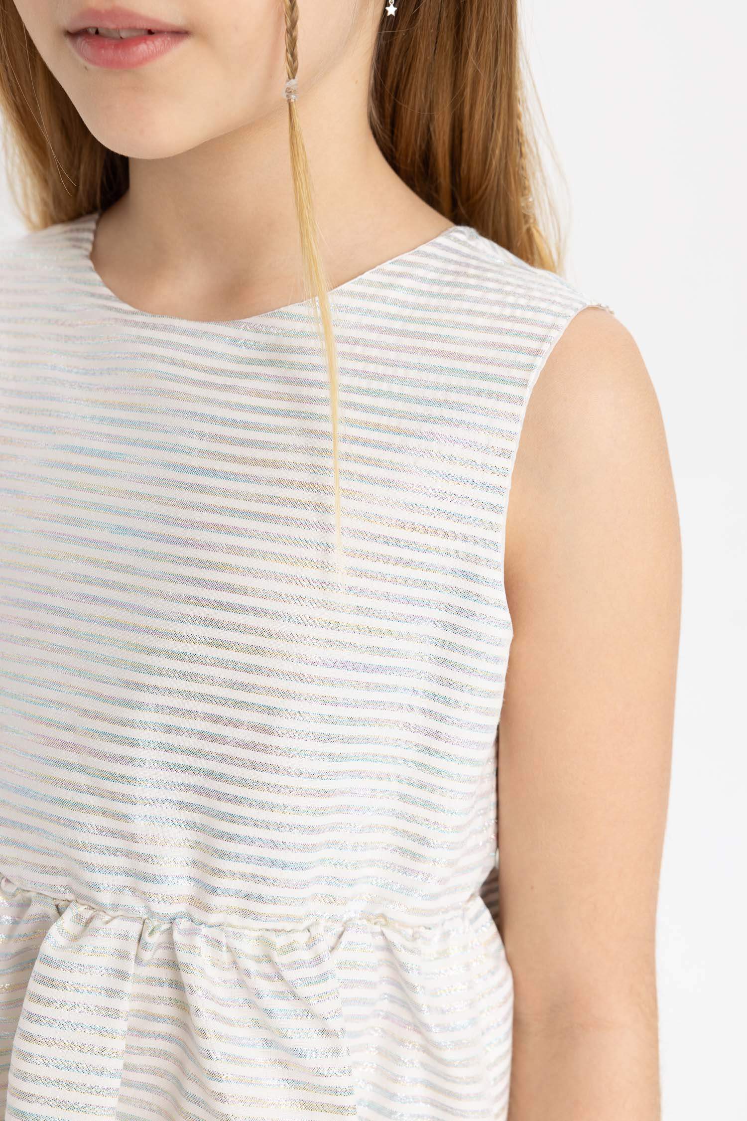 فستان بناتي ابيض قصة عادية