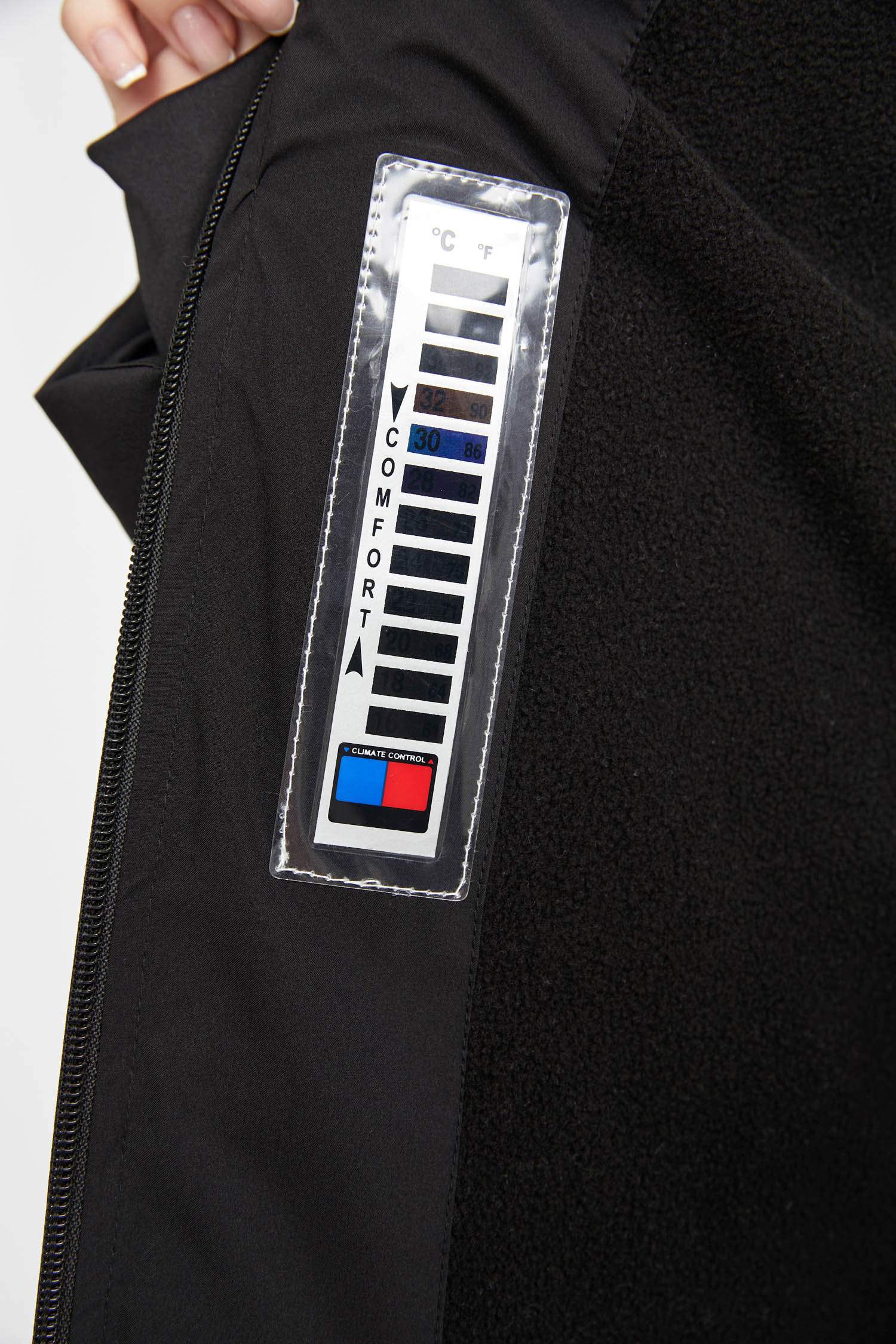 DeFactoFit Termometreli Su İtici Sporcu Kapüşonlu Uzun Şişme Yelek