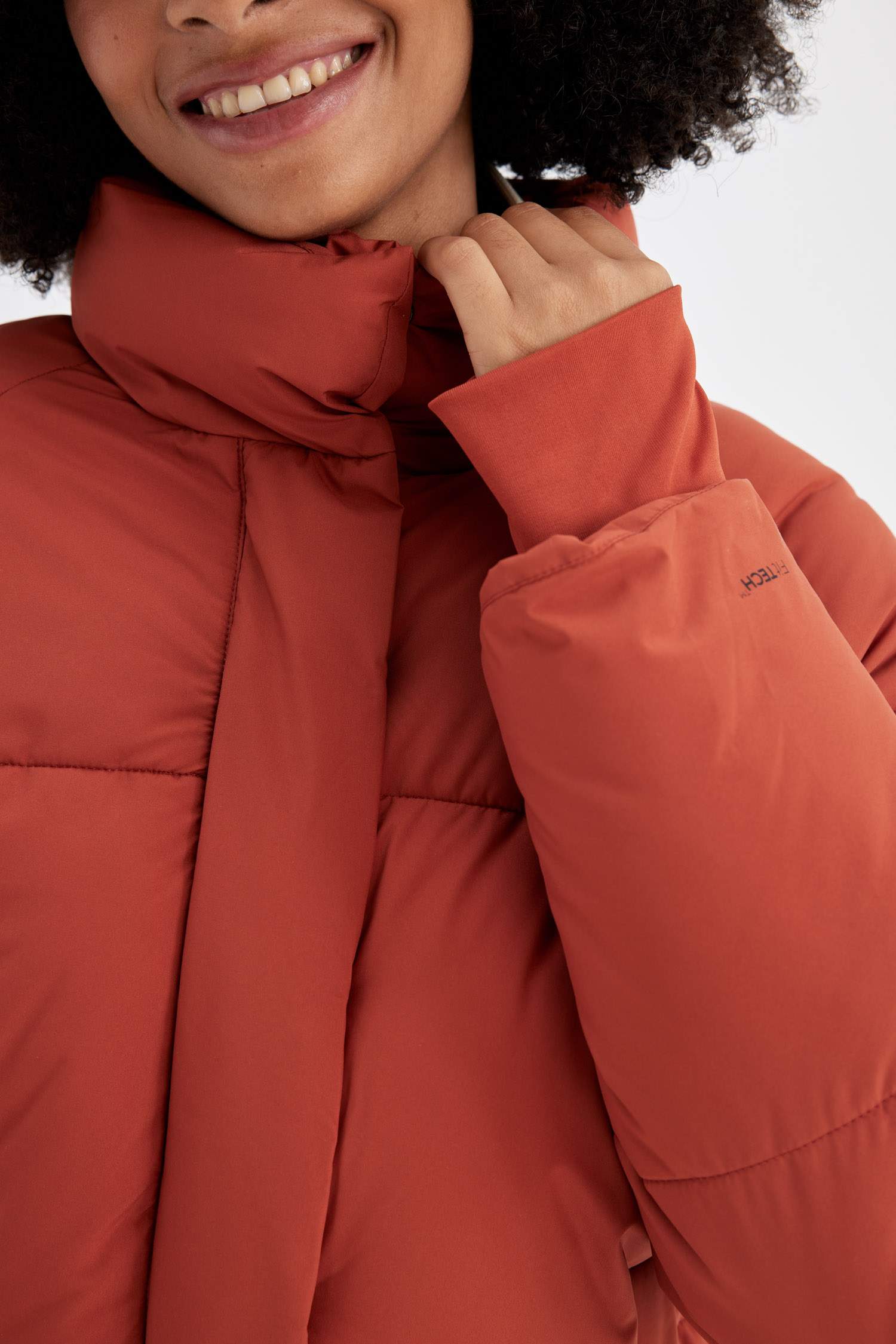 Su İtici Regular Fit Dik Yaka Reglan Kol Kışlık Şişme Mont