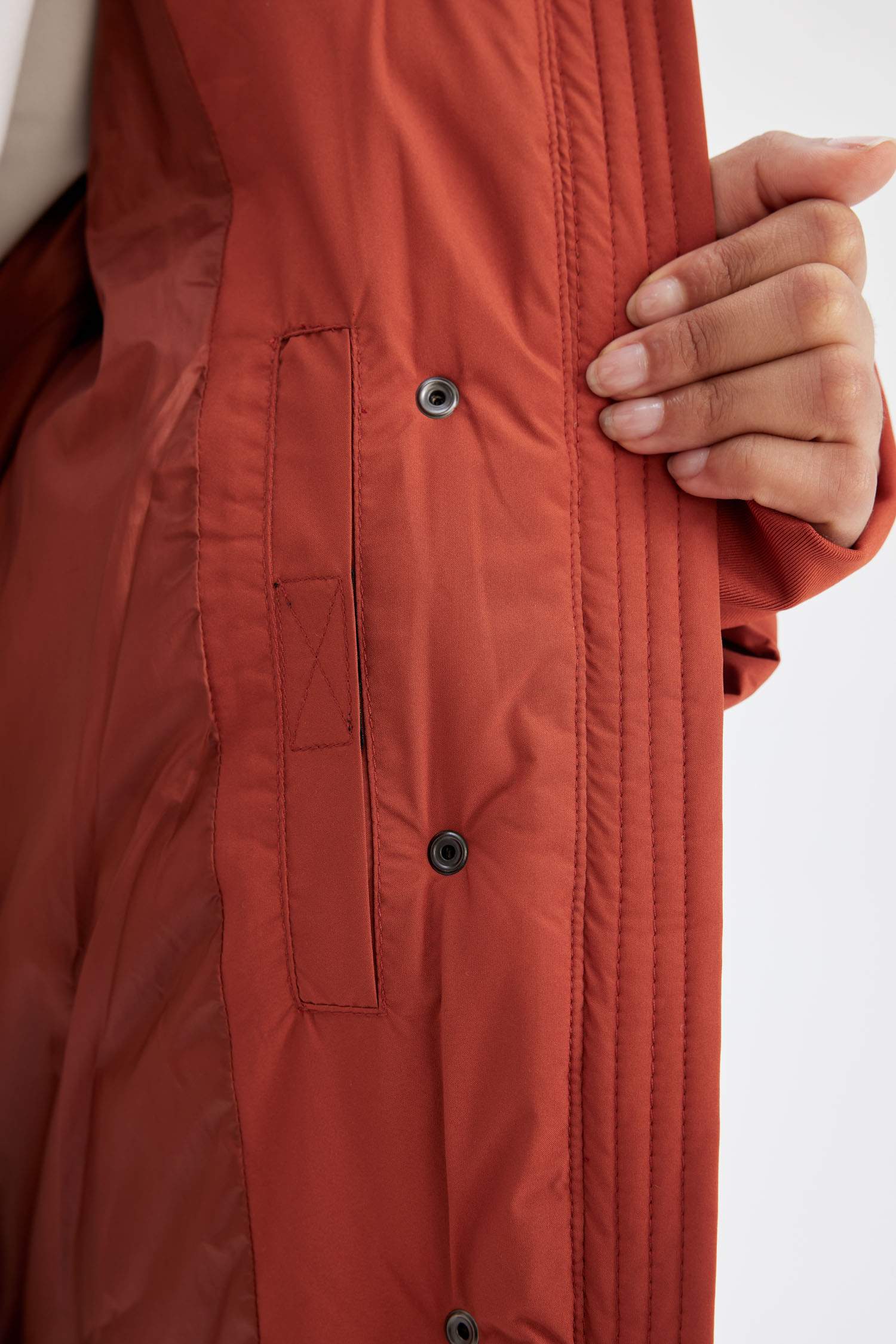 Su İtici Regular Fit Dik Yaka Reglan Kol Kışlık Şişme Mont