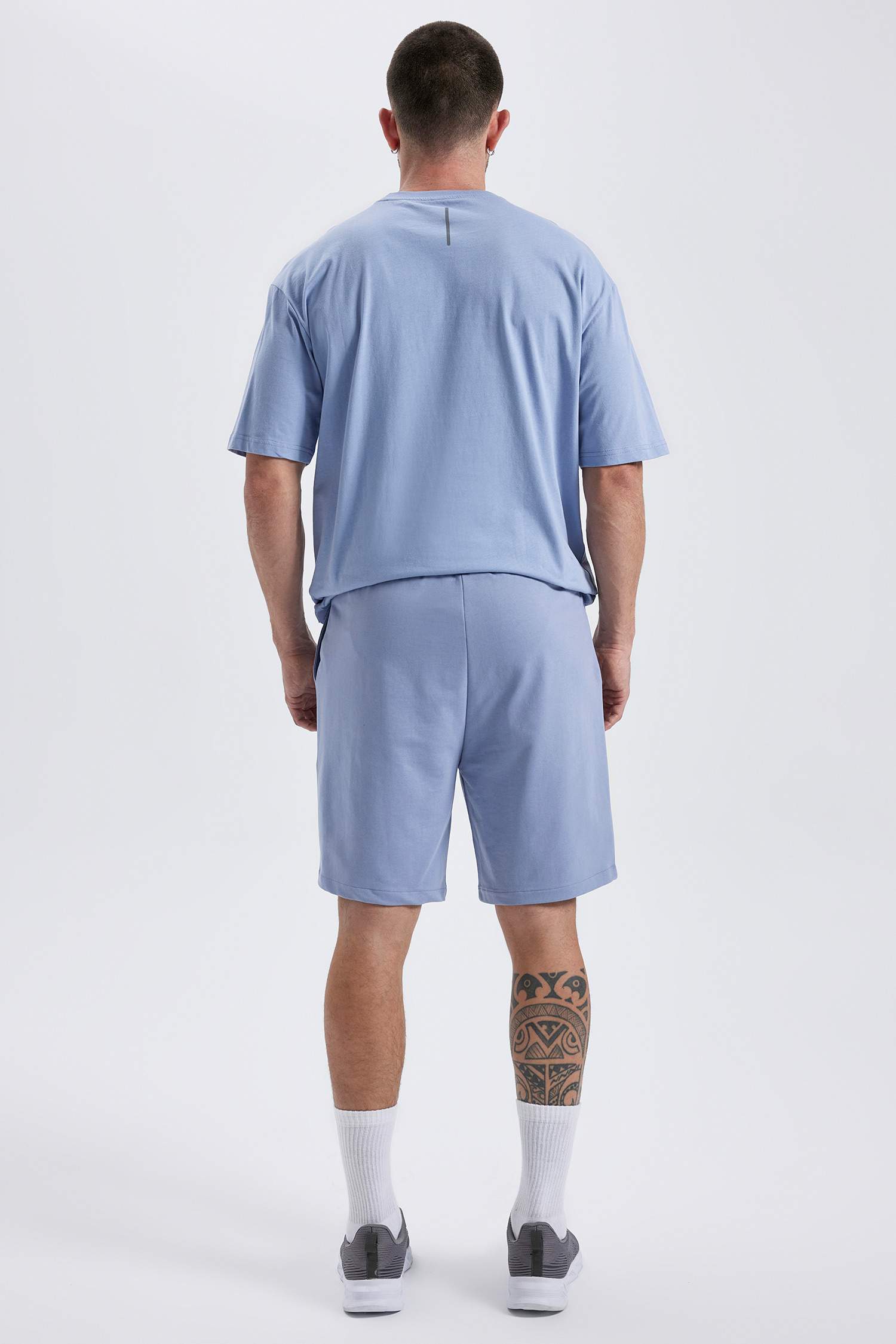 شورت سليم فيت أزرق بجيوب من DeFactoFit