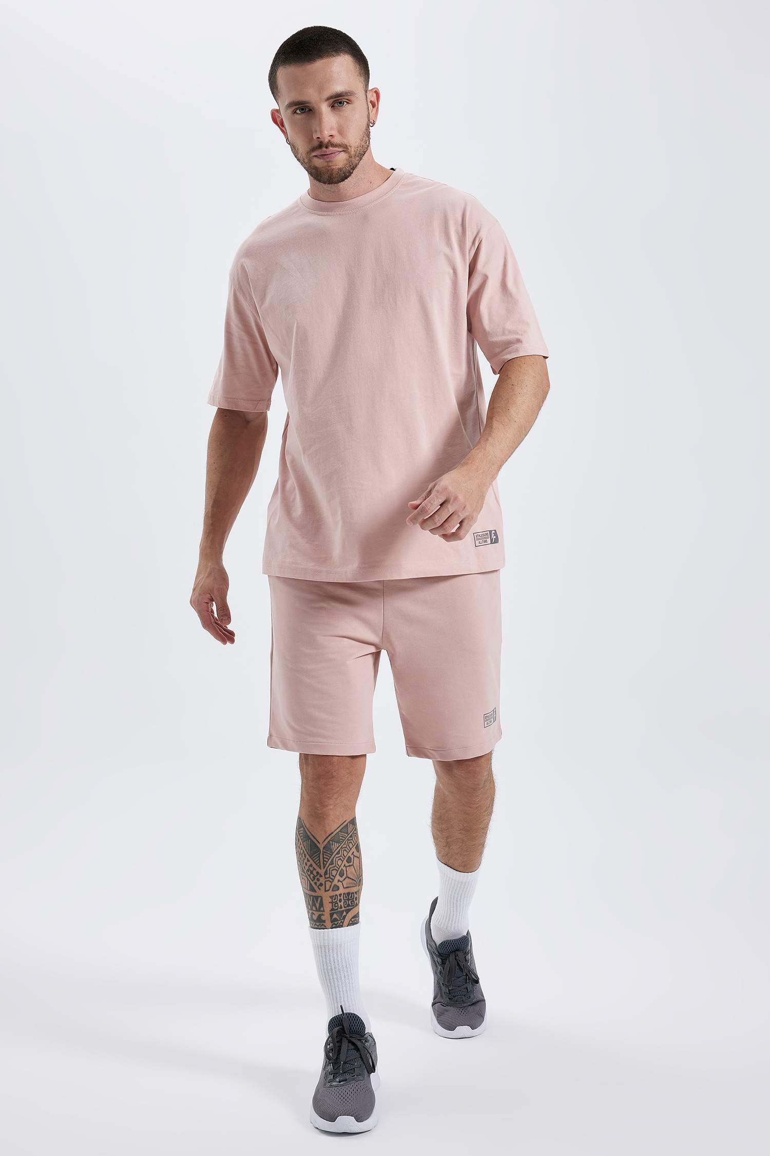 شورت سليم فيت بجيوب