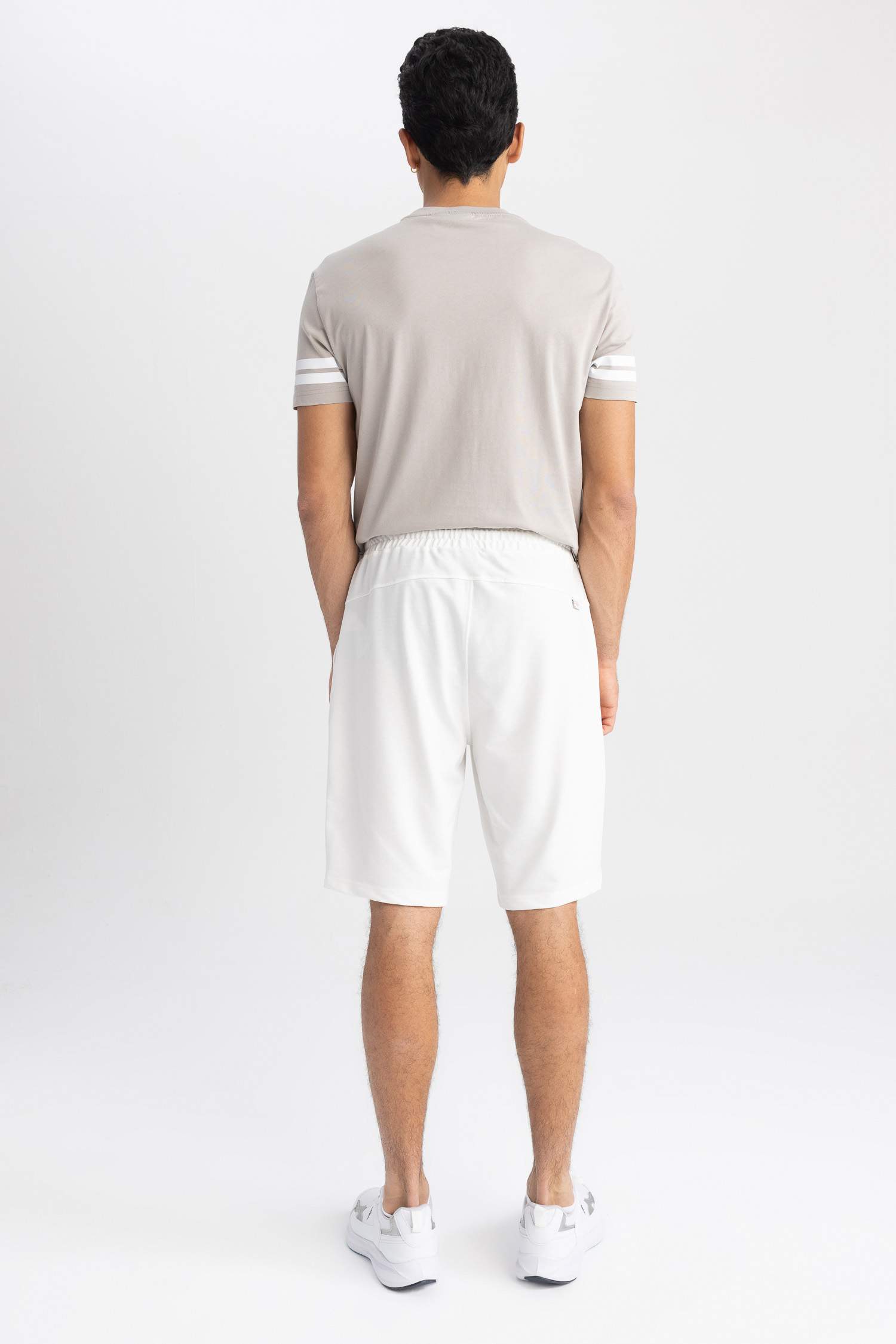 NBA Milwaukee Bucks Лицензиялық Шолақ шалбар