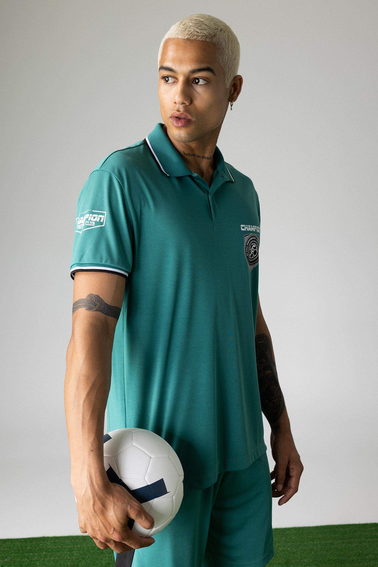 تيشيرت بولو رياضي قصة عادية