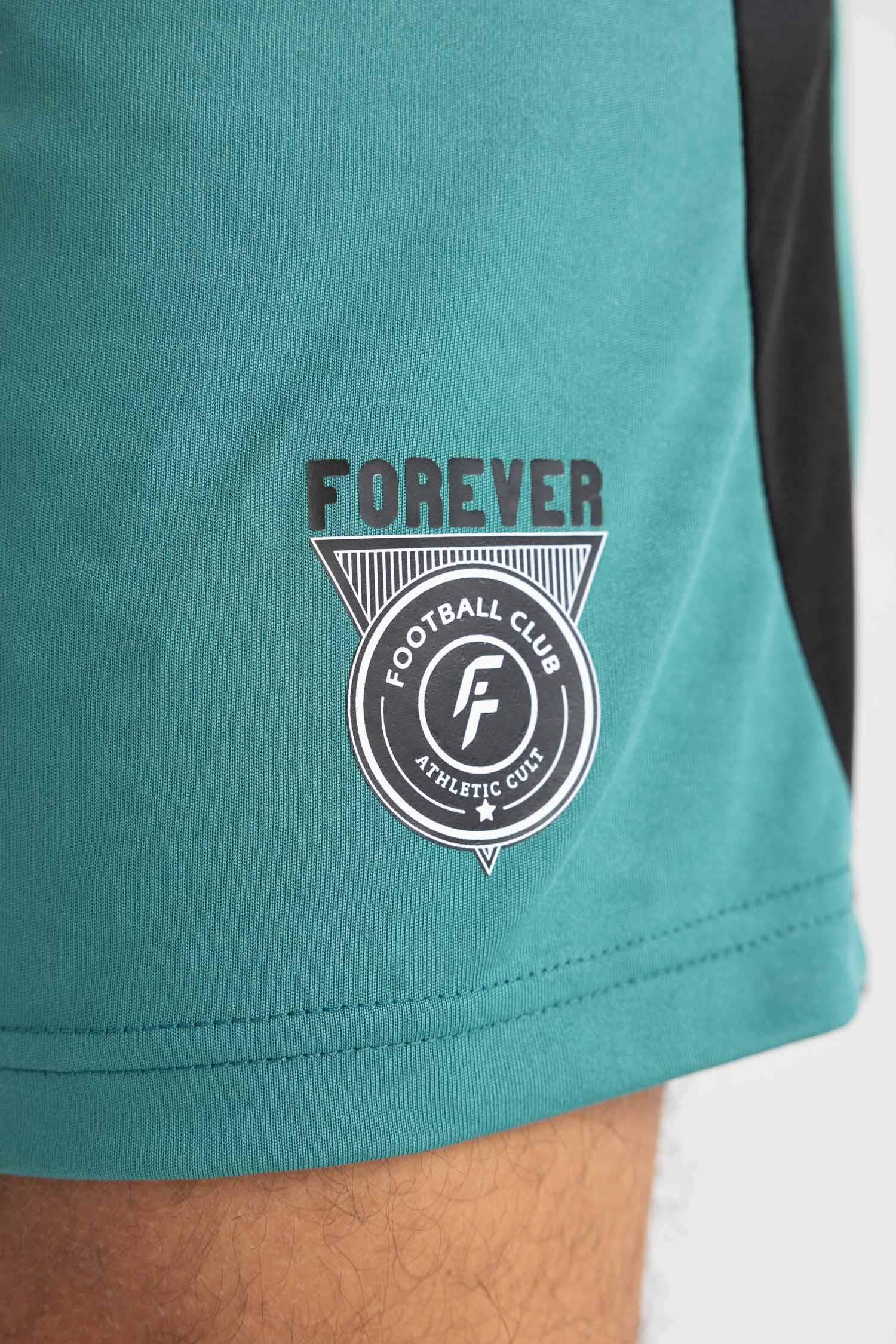 شورت رياضي سليم فيت