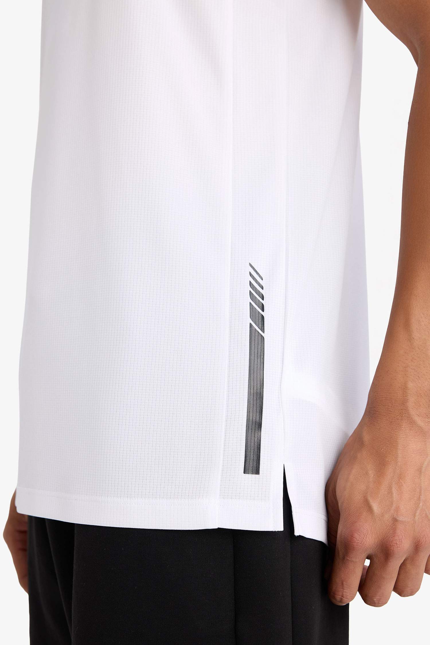 تانك توب رياضي قصة عادية سريع الجفاف من DeFactoFit