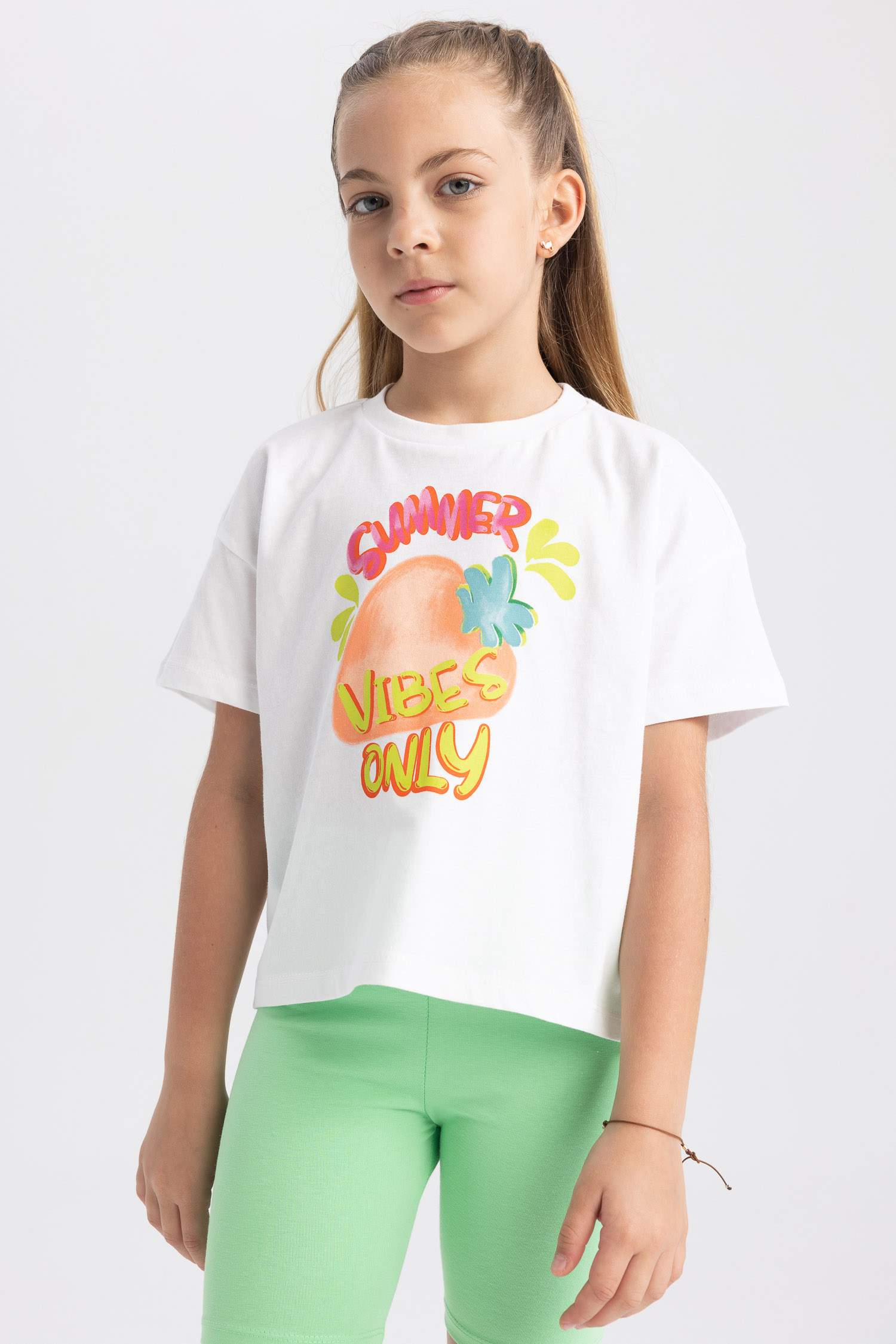 Қысқа жеңді басылған қыздарға арналған футболка