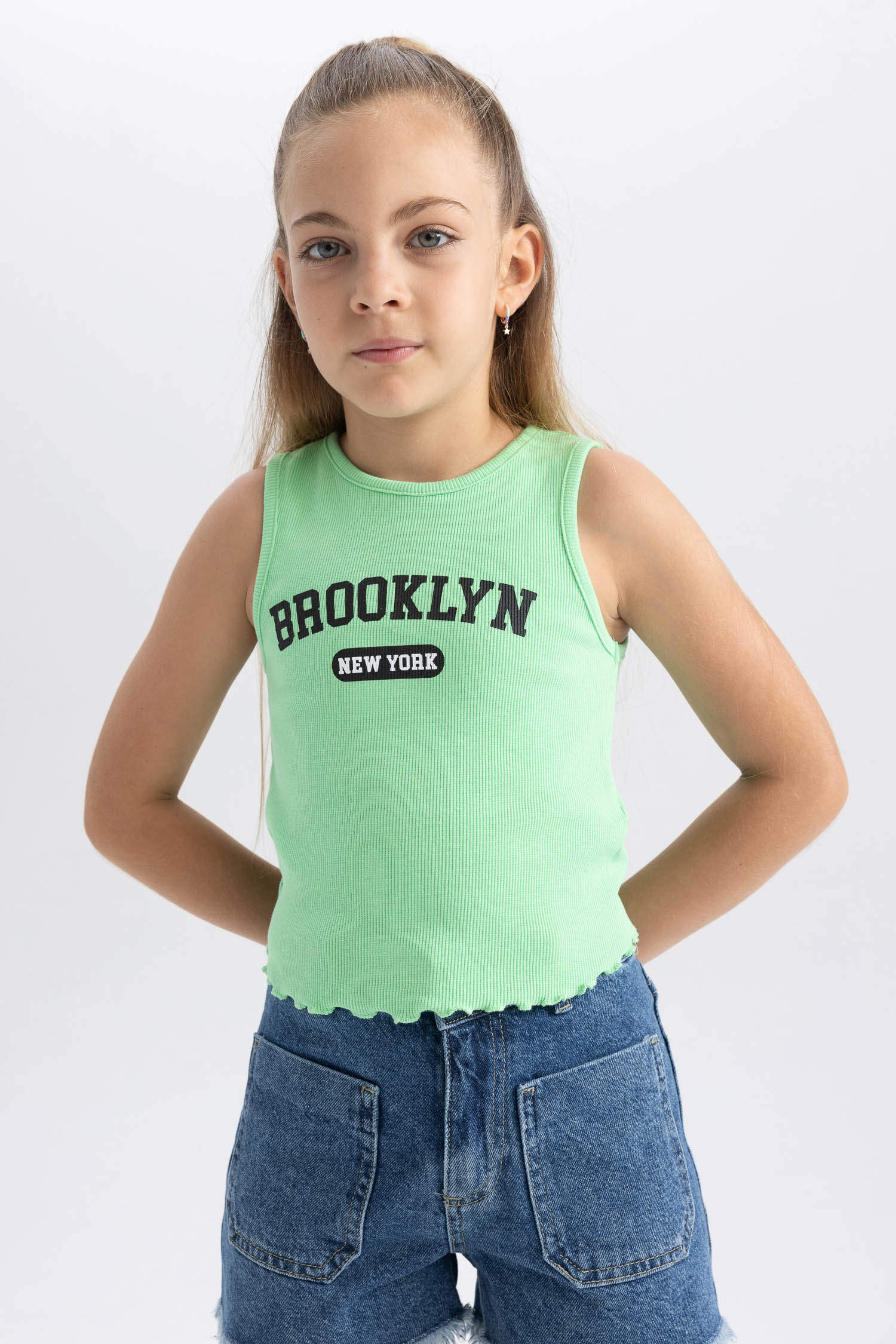 Green GIRLS & TEENS Girl Regular Fit Camisole Undershirt 2857388 | DeFacto