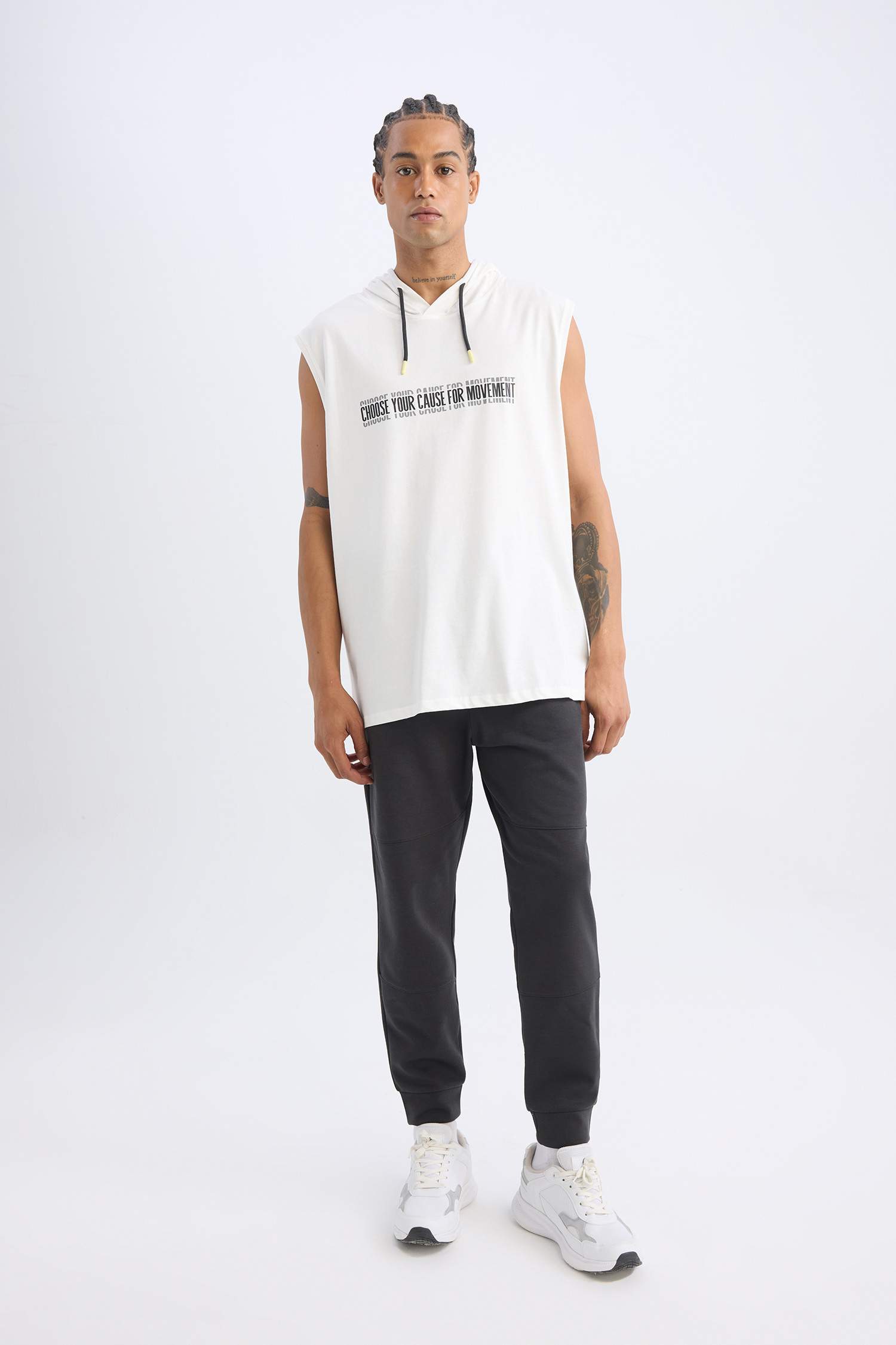 DeFactoFit Slim Fit Dar Kesim Baskılı Kapüşonlu Sporcu Atlet