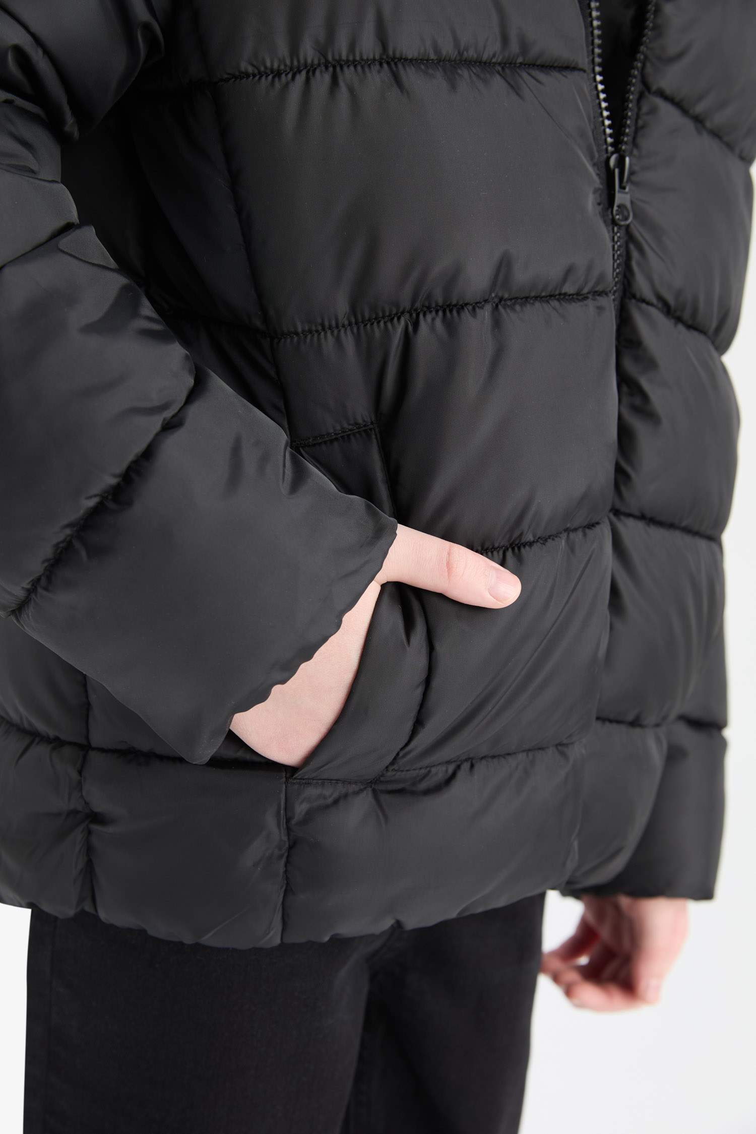 جاكيت بامب اولادي وتر بروف بكابيشون