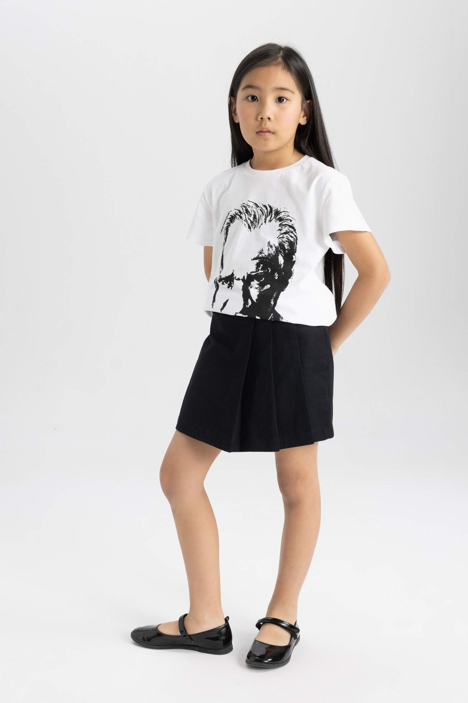 تنورة اسود بناتي بكسرات