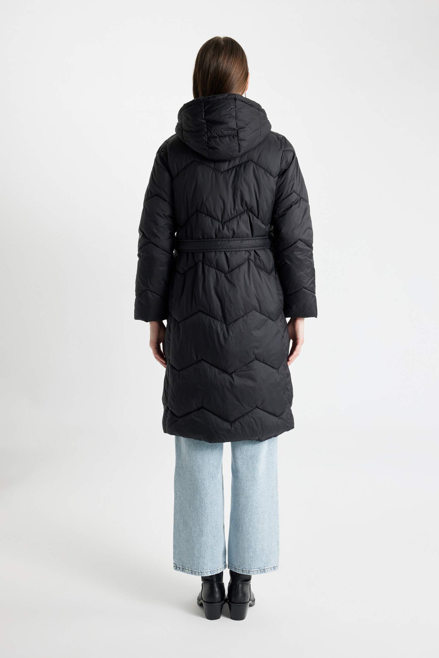 Su Geçirmez Uzun Şişme Mont Parka Oversize Geniş Kalıp Kapüşonlu Kemerli Kapitoneli Fermuarlı Cepli