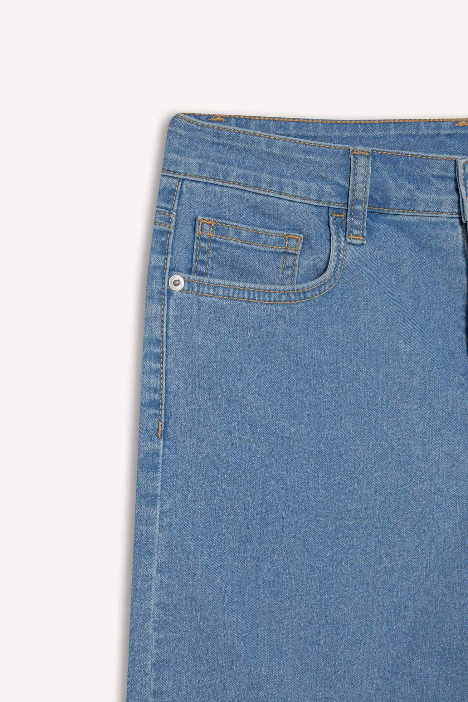 Normal Bel Katlamalı Paça Jean Bermuda Şort