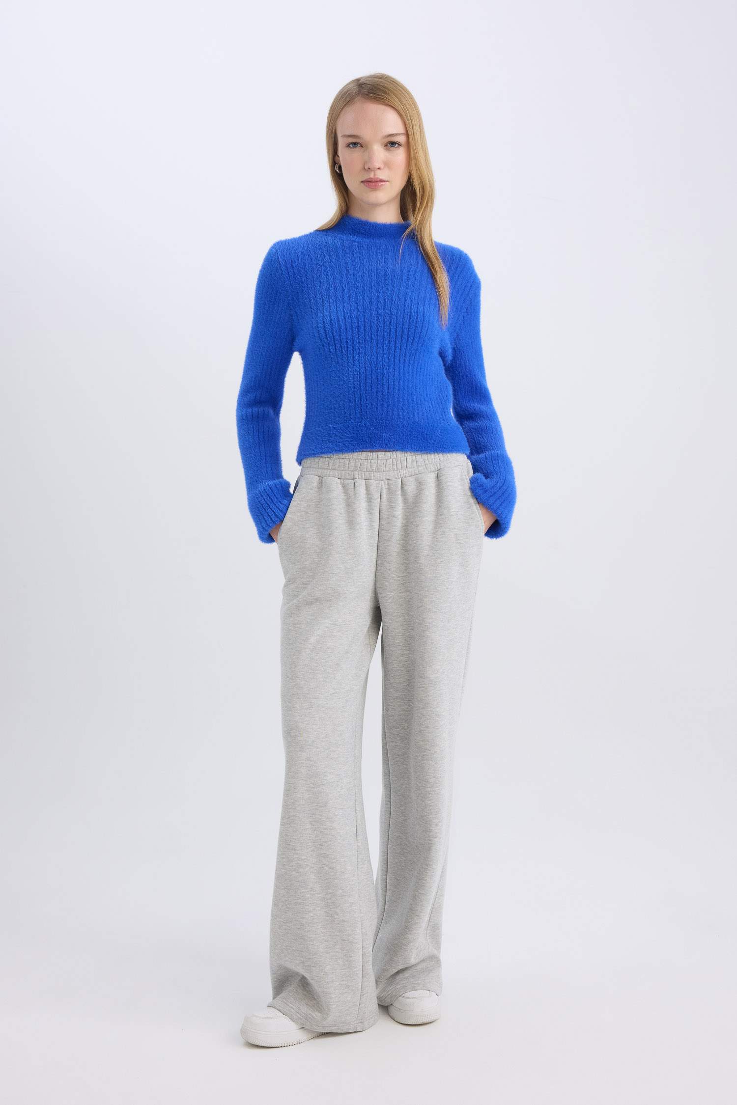 Regular Fit Yarım Balıkçı Yaka Triko Kazak