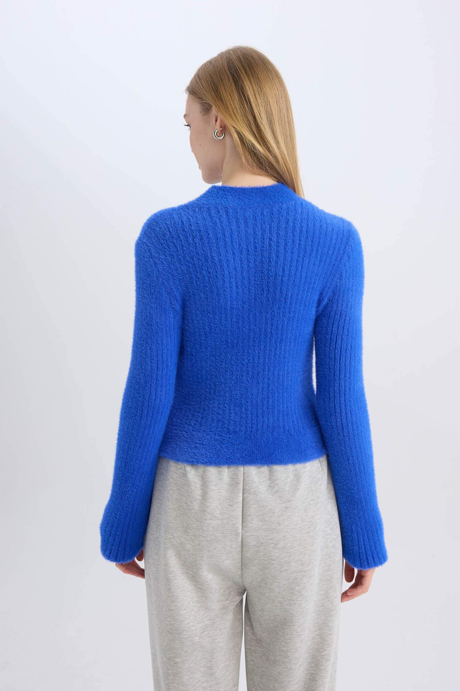 Regular Fit Yarım Balıkçı Yaka Triko Kazak