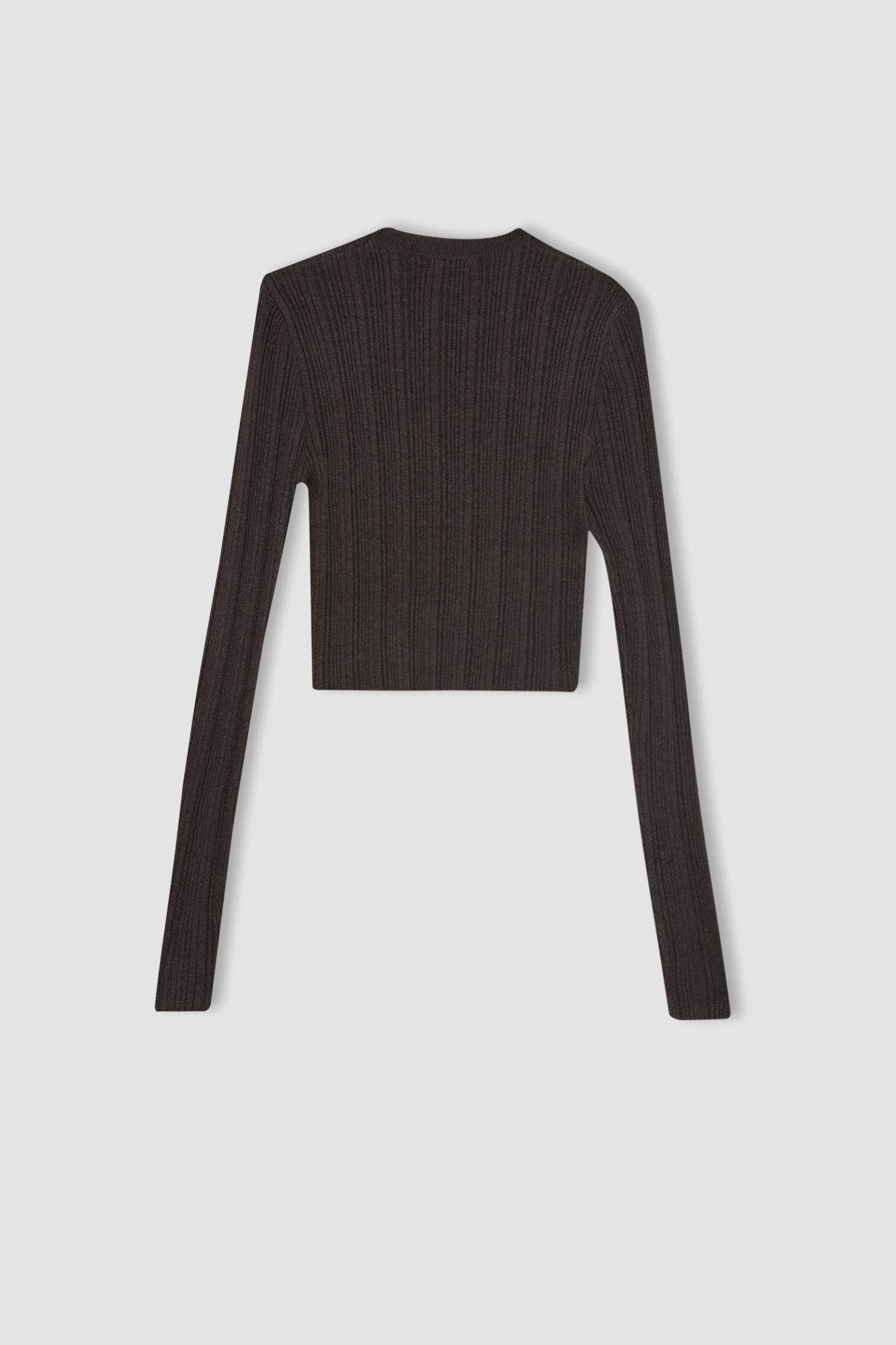 Slim Fit Dar Kesim Bisiklet Yaka Triko Kazak