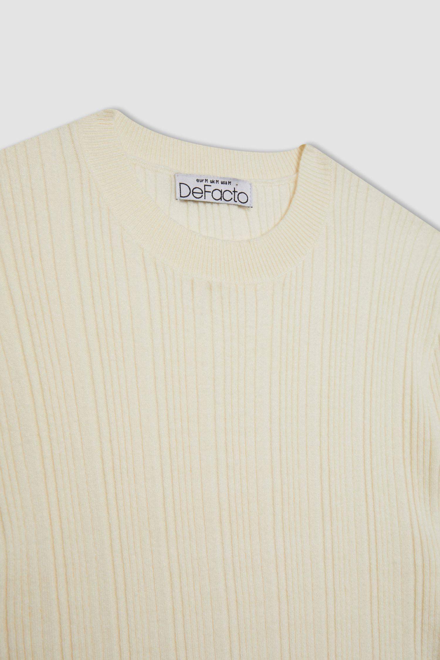 Slim Fit Dar Kesim Bisiklet Yaka Triko Kazak