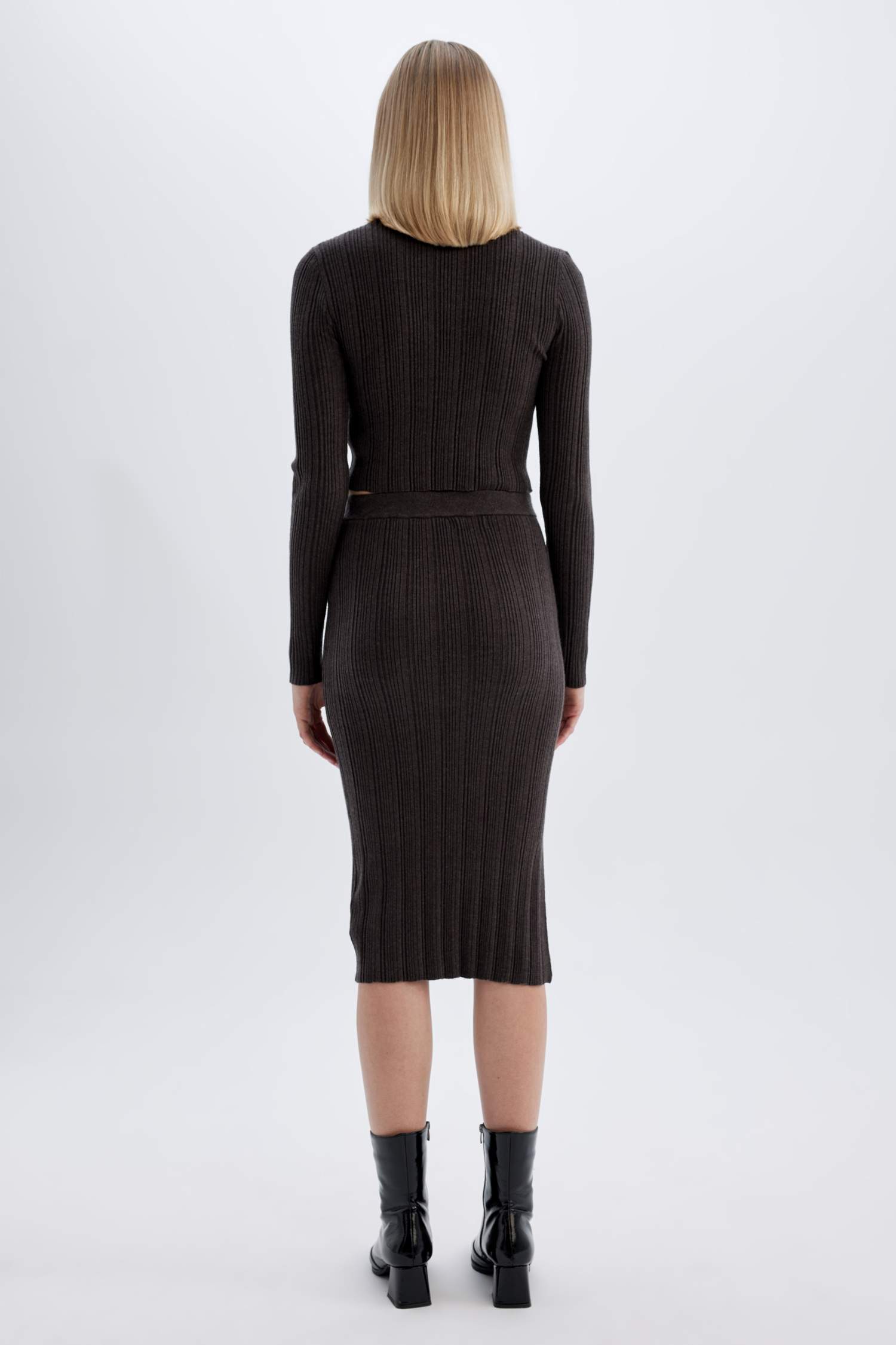 Coool Slim Fit Dar Kesim Basic Düz Yırtmaçlı Triko Midi Etek