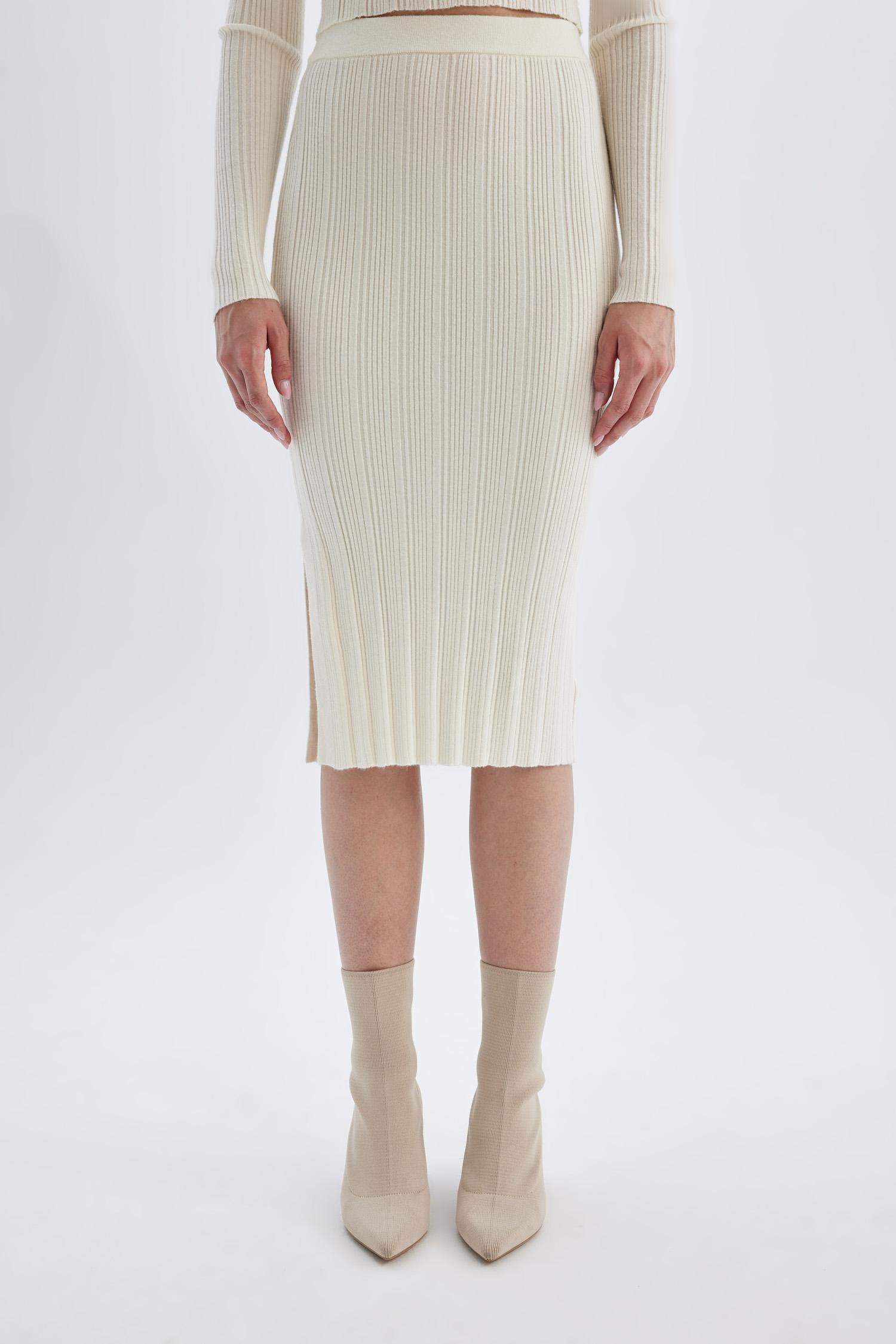 جيبة ميدي تريكو سليم فيت بفتحة