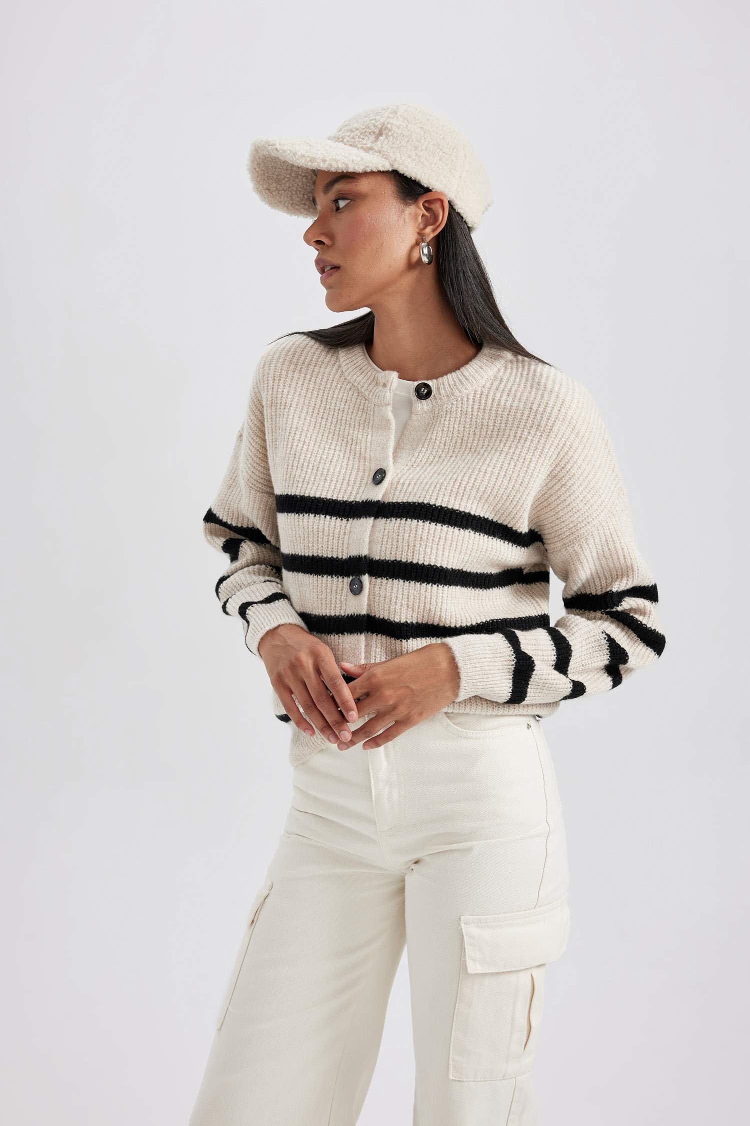 Regular Fit Çizgili Bisiklet Yaka Selanik Kumaş Triko Hırka