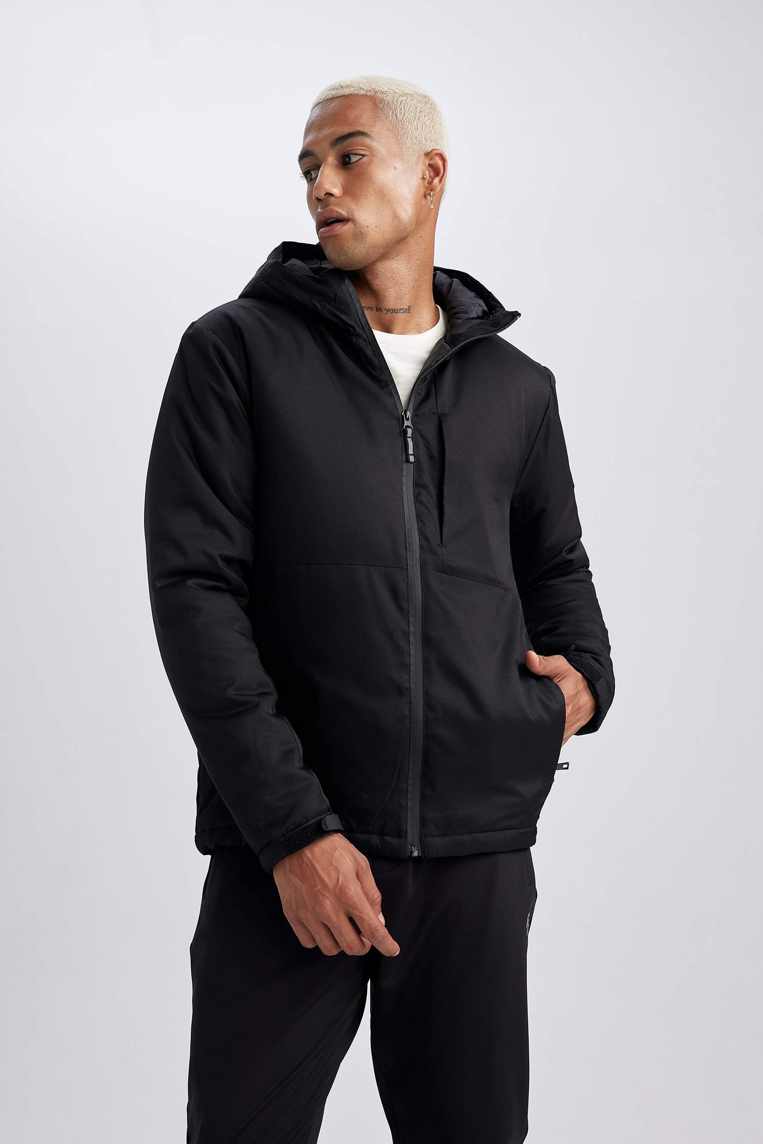 Su İtici Mont Kapüşonlu Fermuarlı Cepli