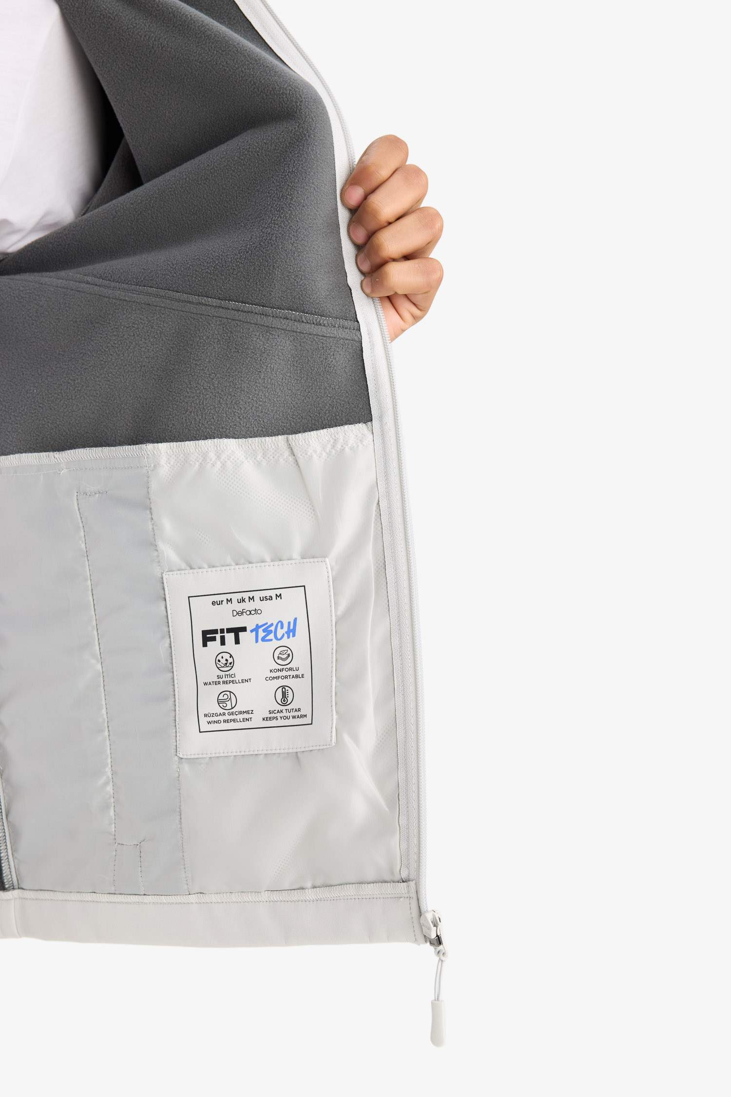 Водоотталкивающий дождевик DeFactoFit Regular Fit с капюшоном, молнией и из материала софтшелл