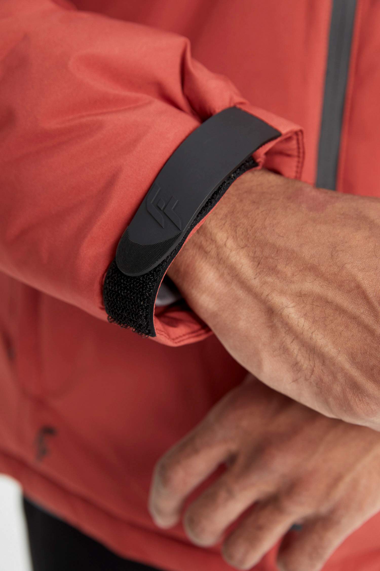 DeFactoFit Su İtici Termometreli Slim Fit Dar Kesim Polar Kapüşonlu Fermuarlı Kışlık Mont