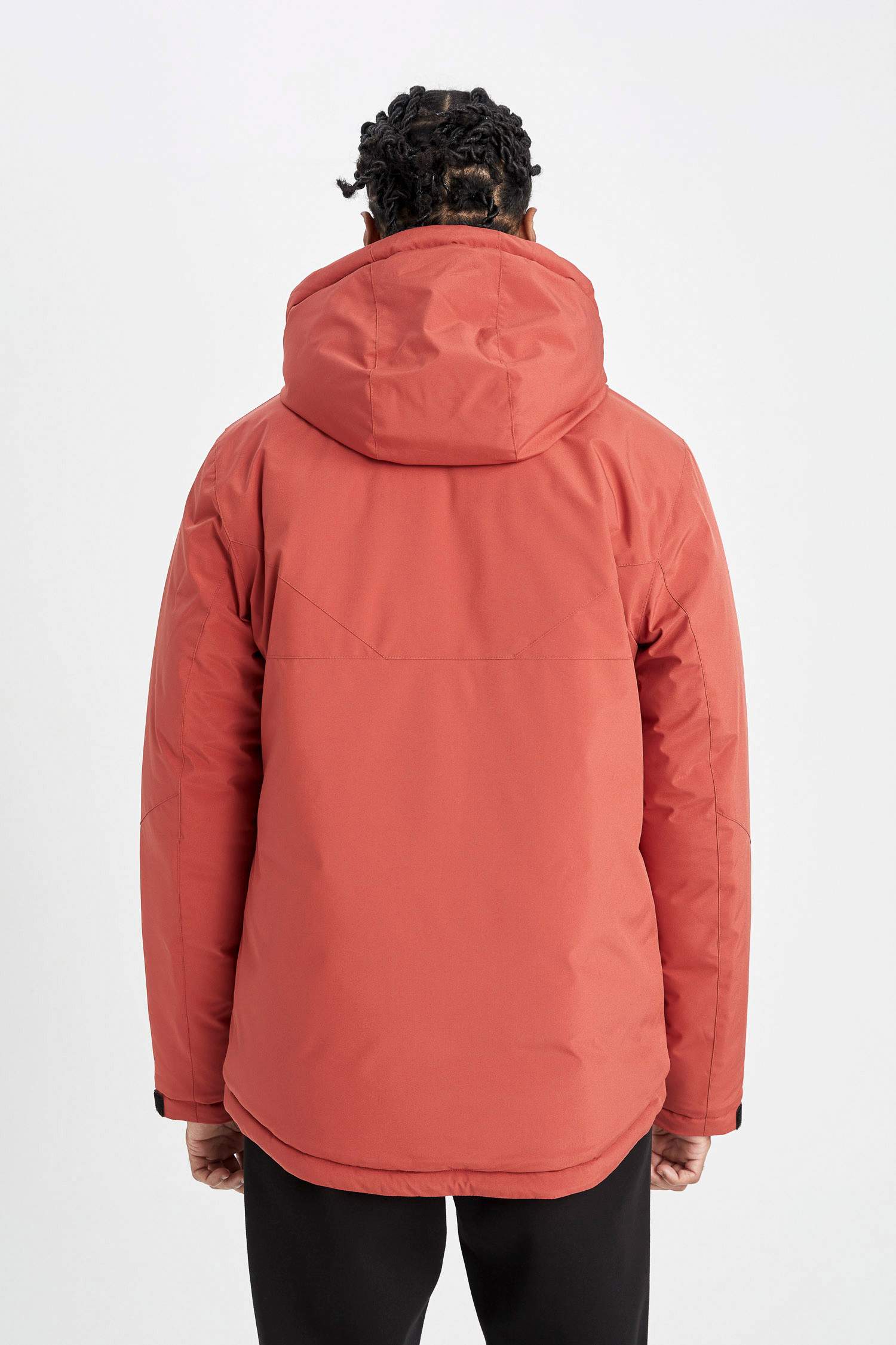 DeFactoFit Su İtici Termometreli Slim Fit Dar Kesim Polar Kapüşonlu Fermuarlı Kışlık Mont