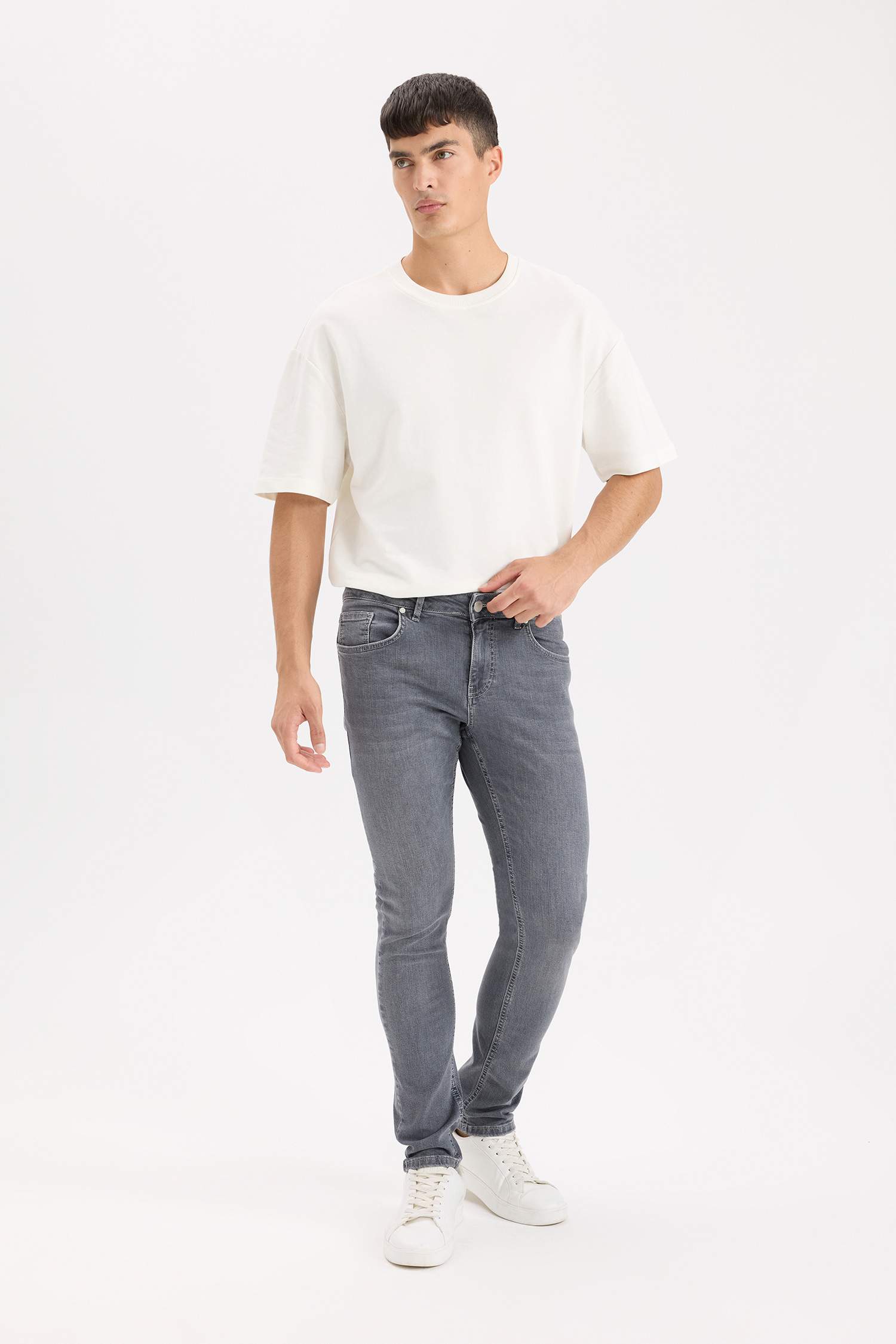 Jean Skinny Taille Normale Et Jambe Étroite