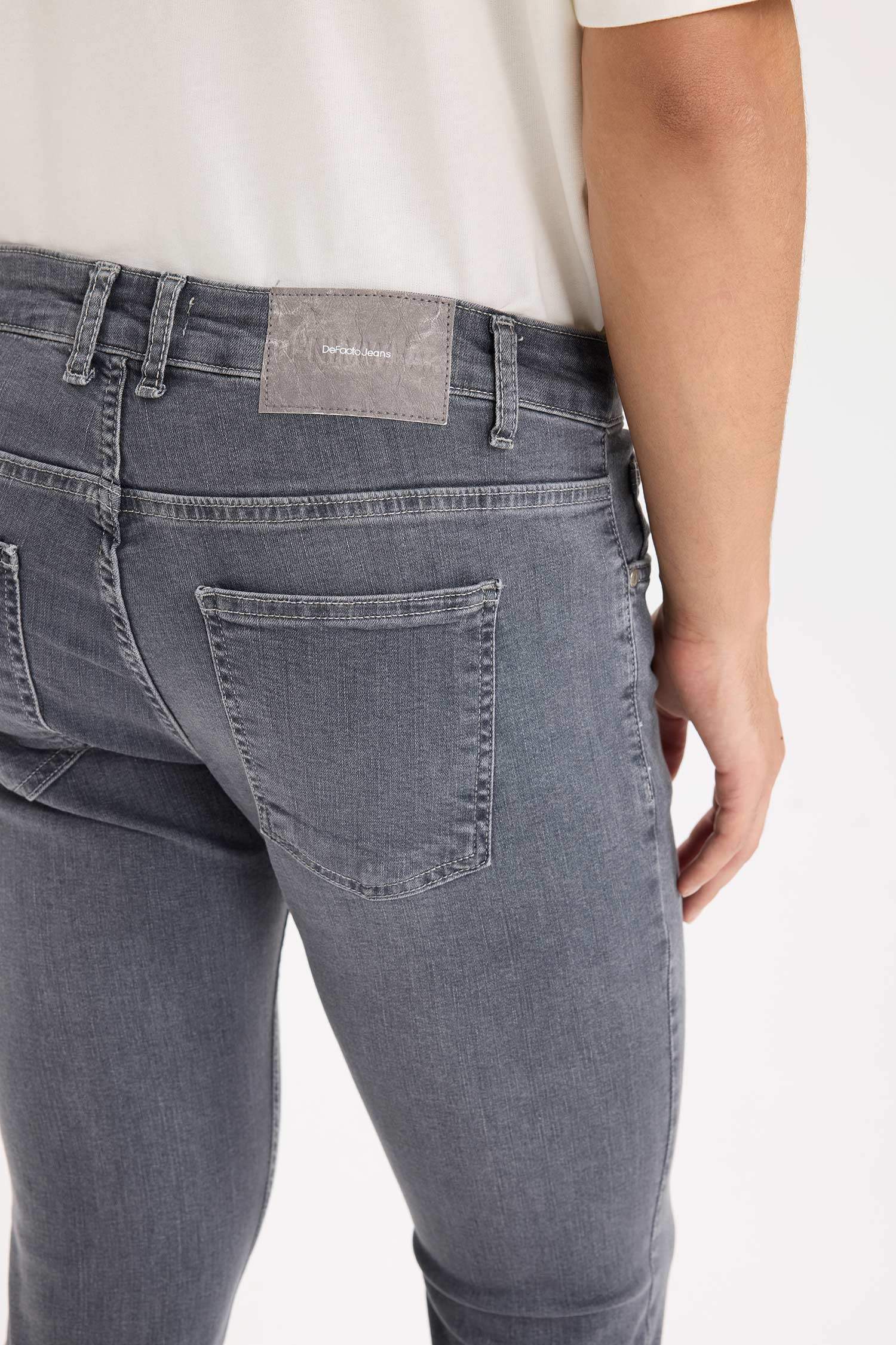 Jean Skinny Taille Normale Et Jambe Étroite