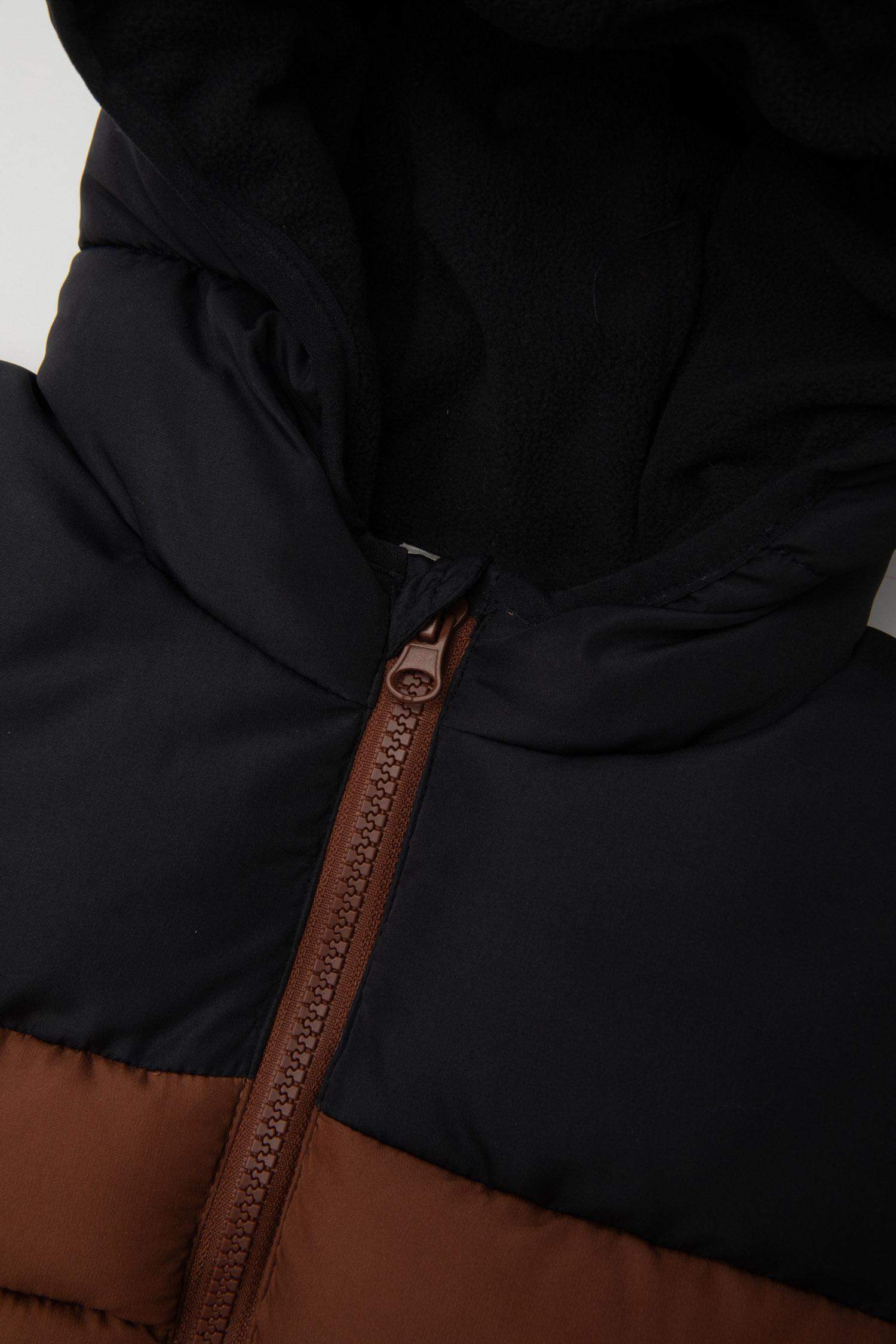 Erkek Bebek Su Geçirmez Polar Astarlı Blok Renk Desenli Kapüşonlu Fermuarlı Şişme Mont