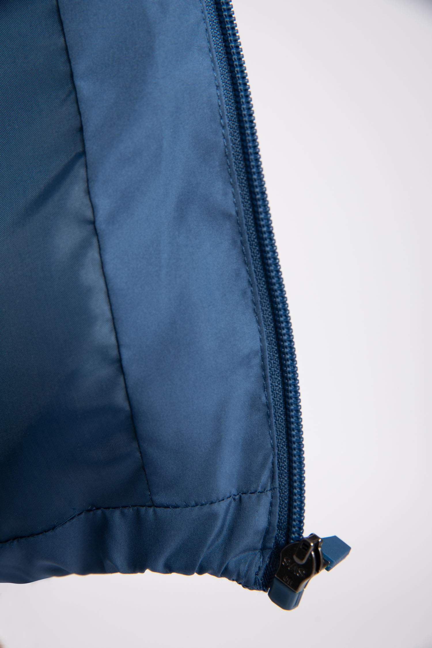 Ұлдарға бас киімді Пальто