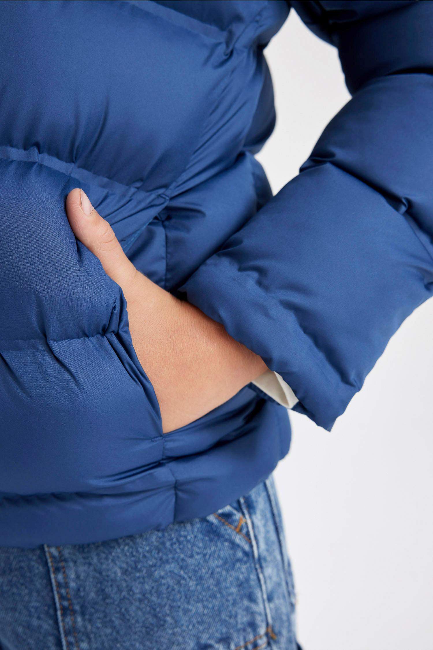 Erkek Çocuk Su Geçirmez Kapüşonlu Mont