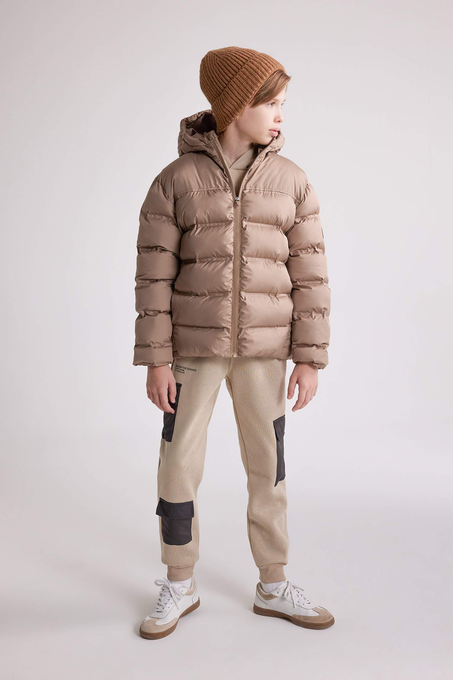 جاكيت دودون طارد للماء بغطاء للرأس