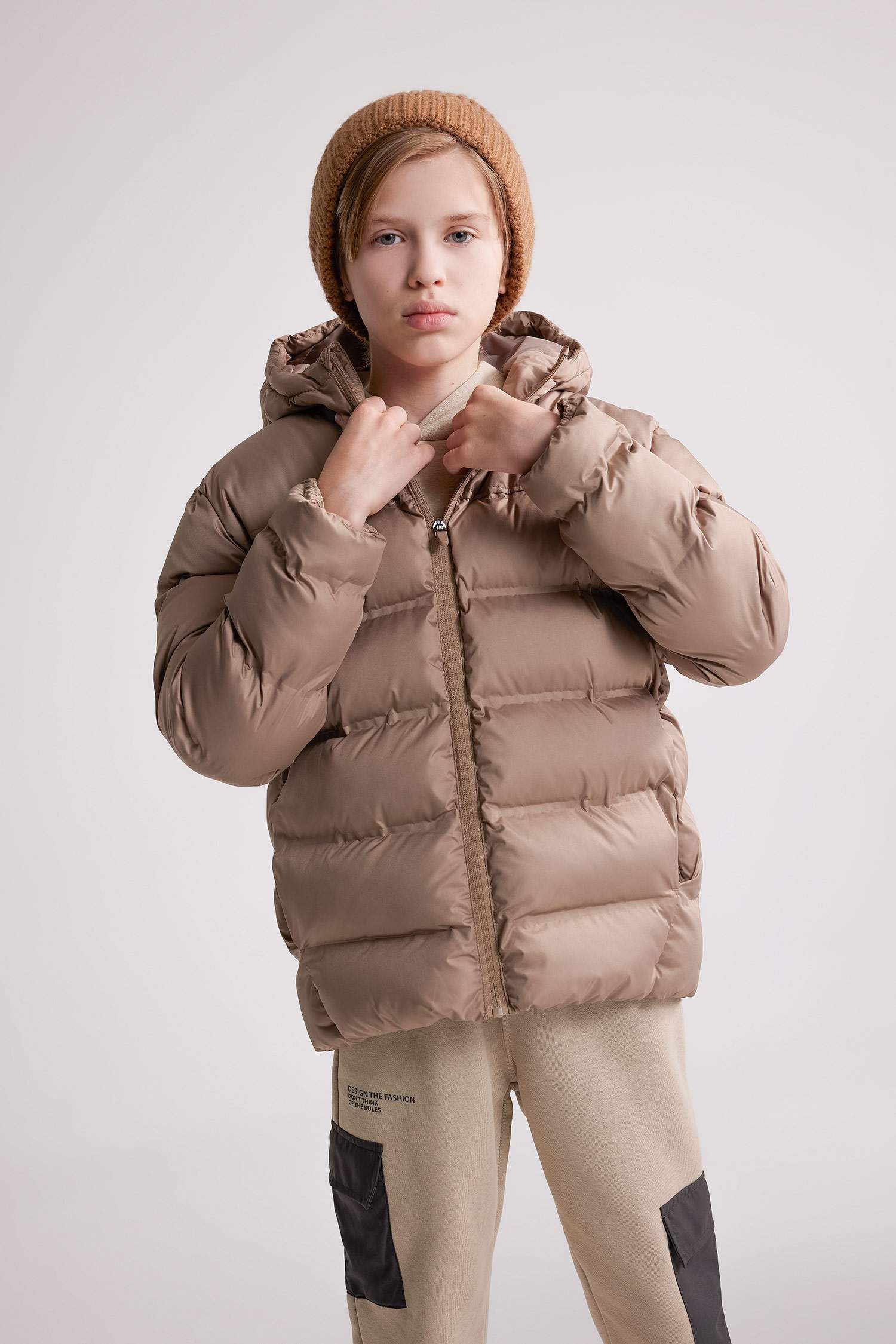 جاكيت دودون طارد للماء بغطاء للرأس