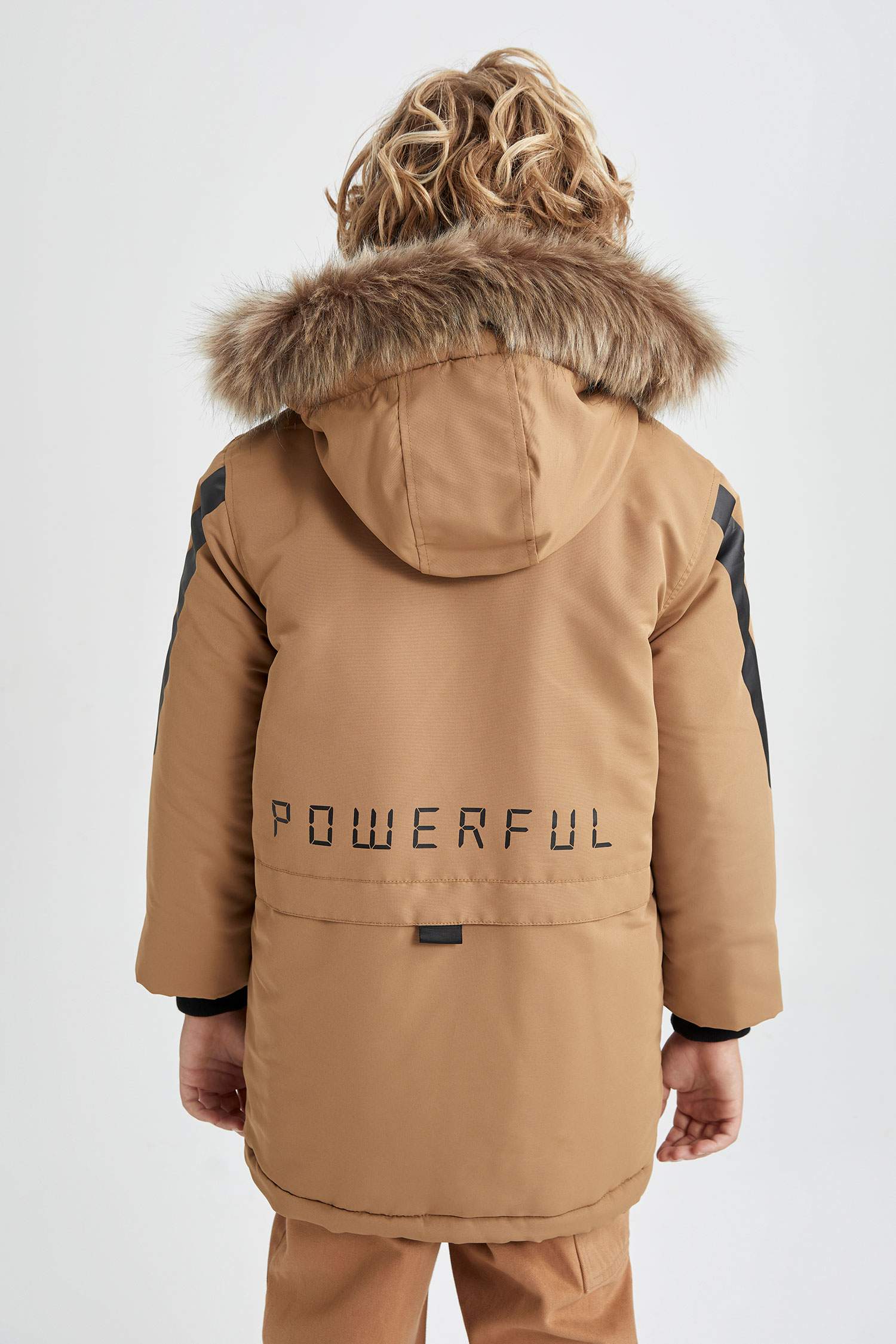 Куртка с капюшоном для мальчиков