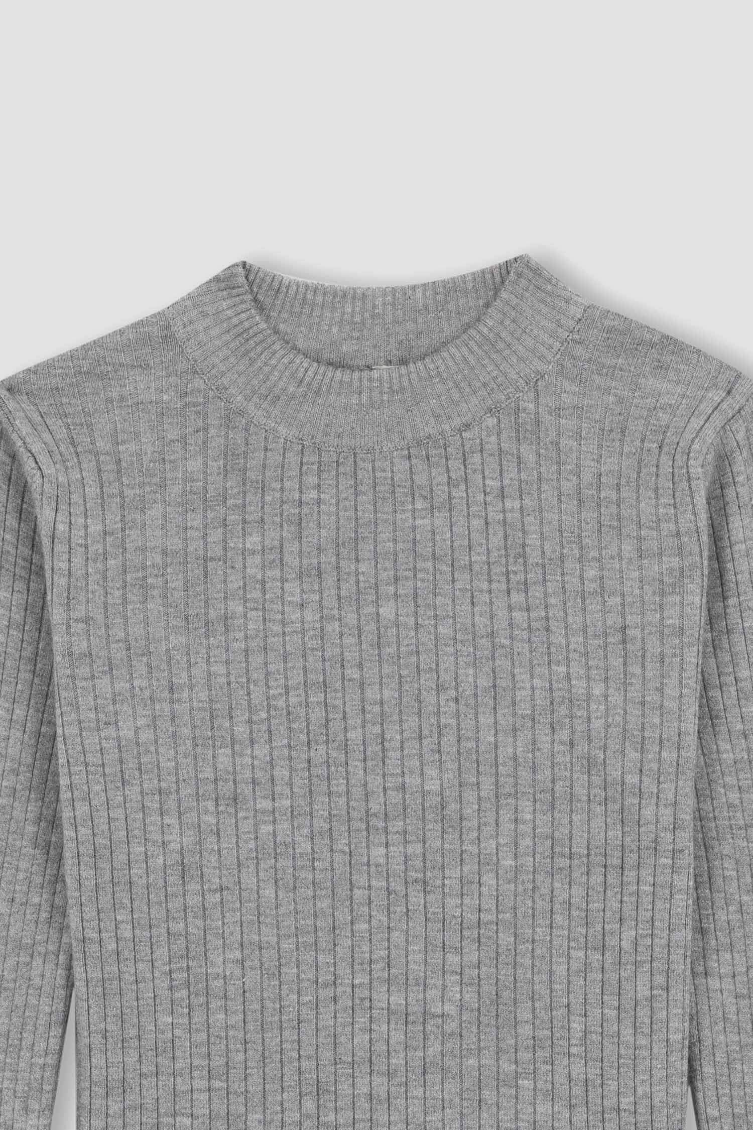 بلوفر تريكو بناتي قصة عادية برقبة مستديرة