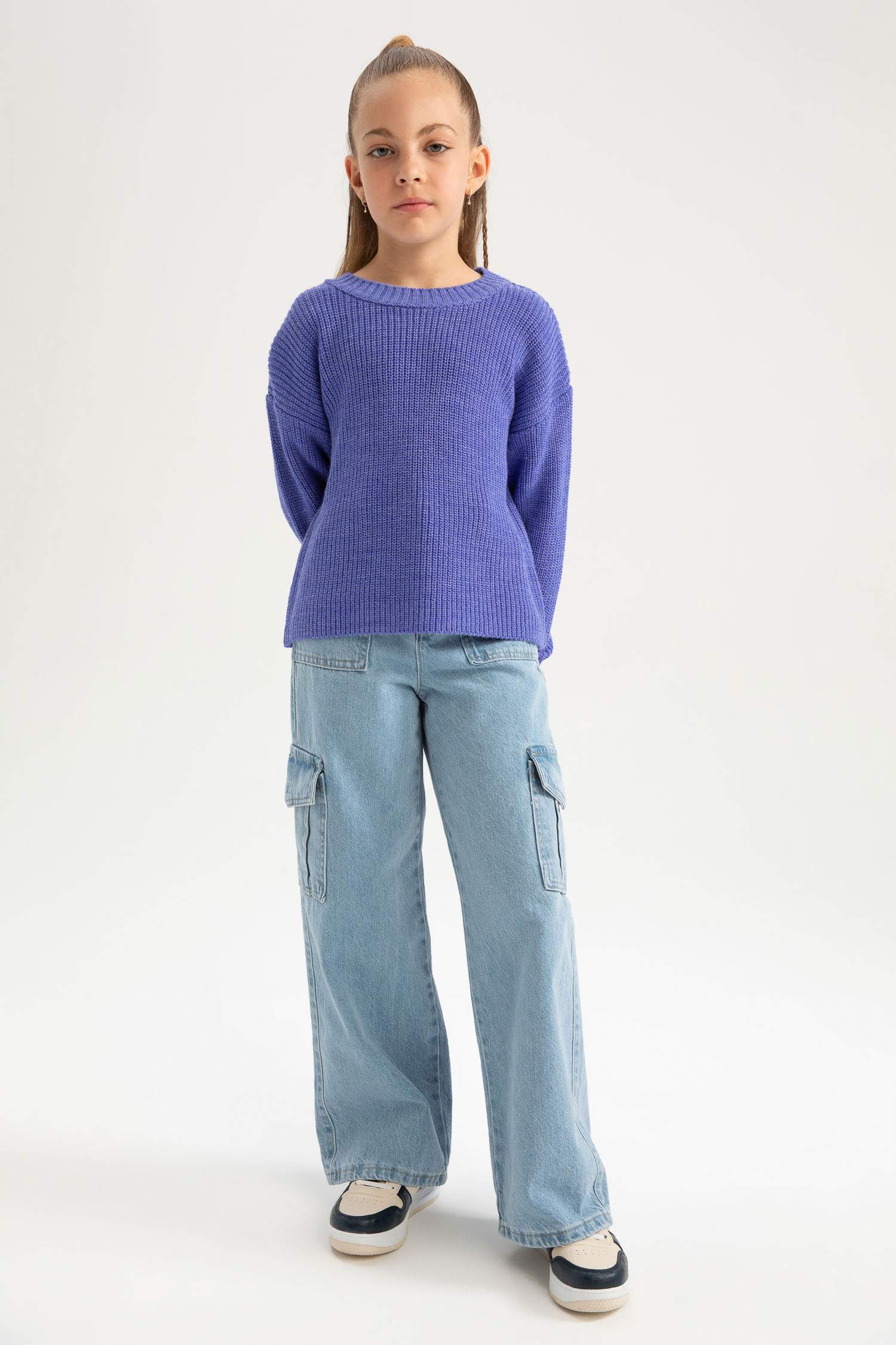 Пуловер стандартного кроя с круглым вырезом для девочек