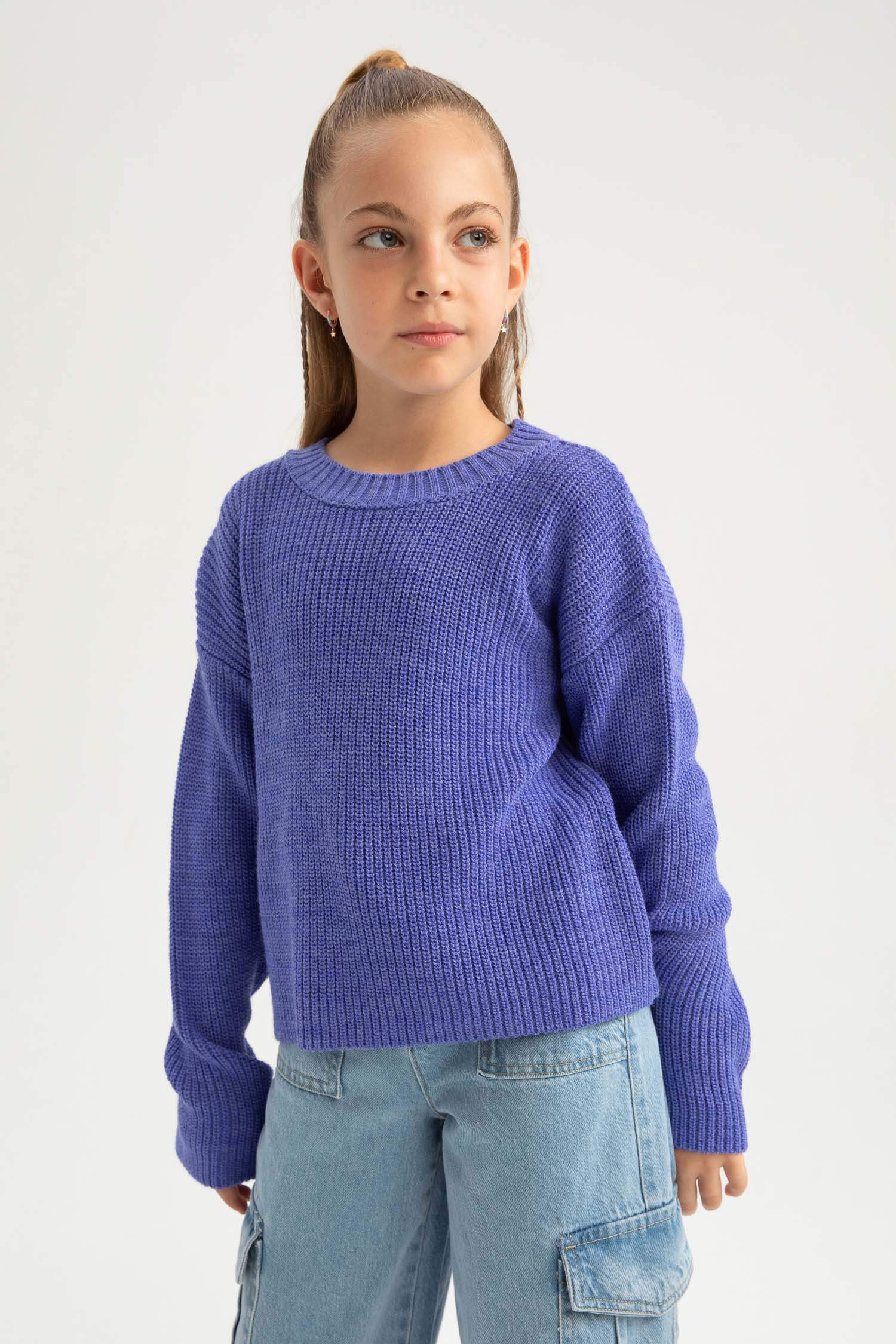 Пуловер стандартного кроя с круглым вырезом для девочек