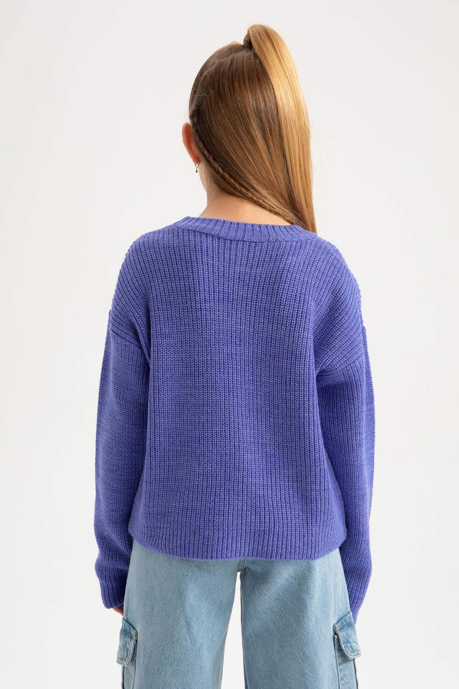 Пуловер стандартного кроя с круглым вырезом для девочек