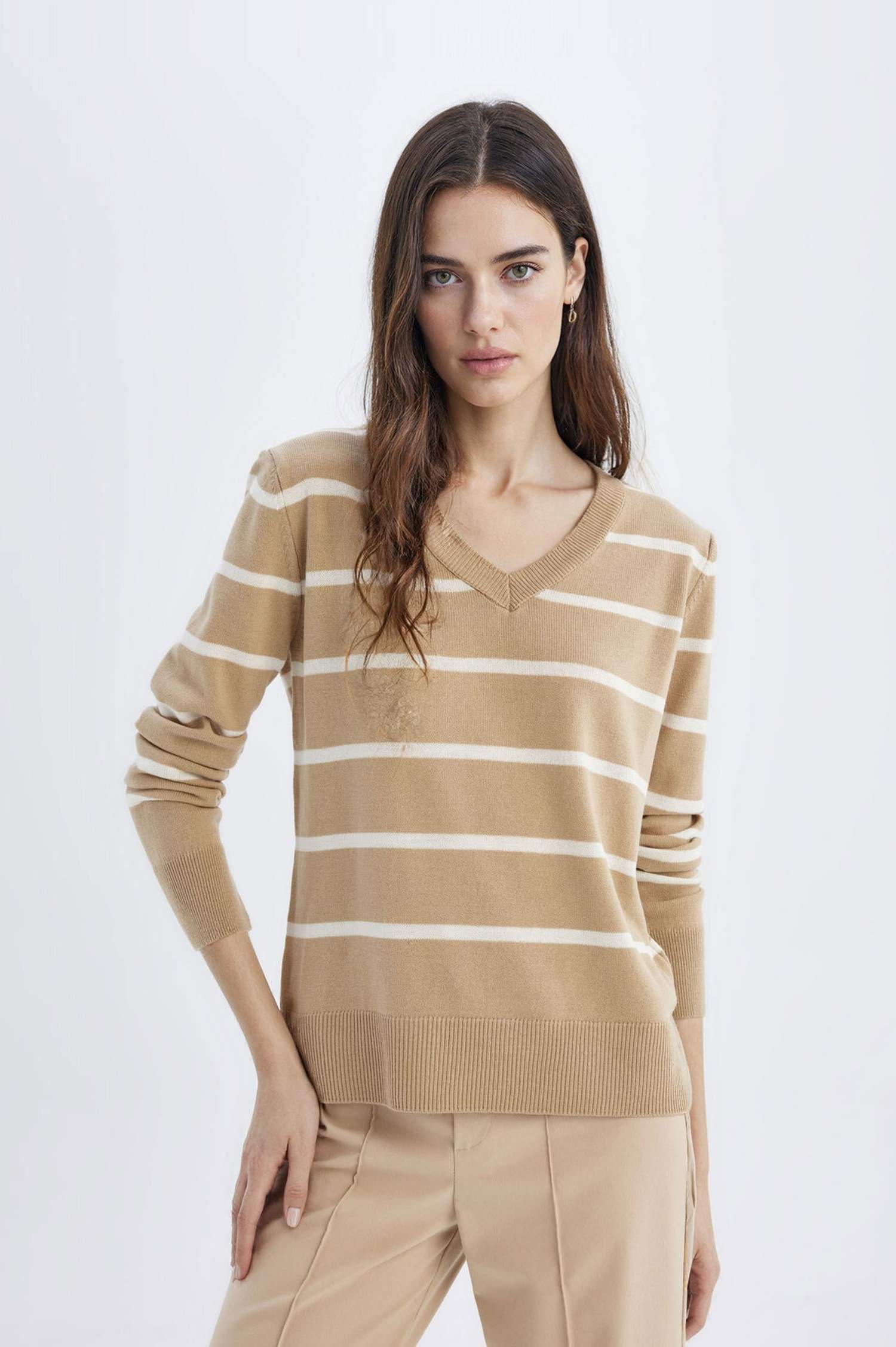 Relax Fit V Yaka Yumuşak Dokulu Çizgili Triko Kazak