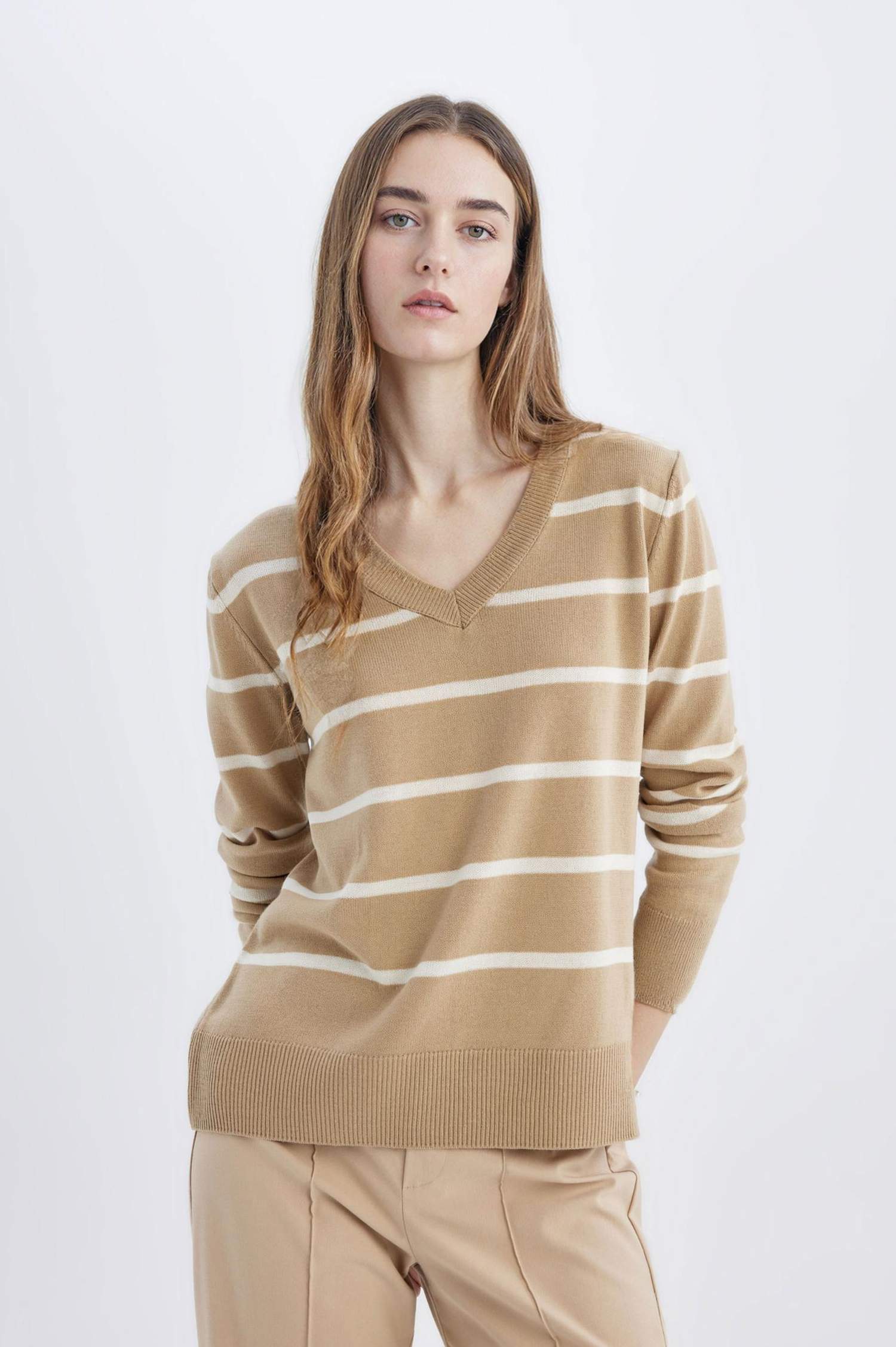 Relax Fit V Yaka Yumuşak Dokulu Çizgili Triko Kazak