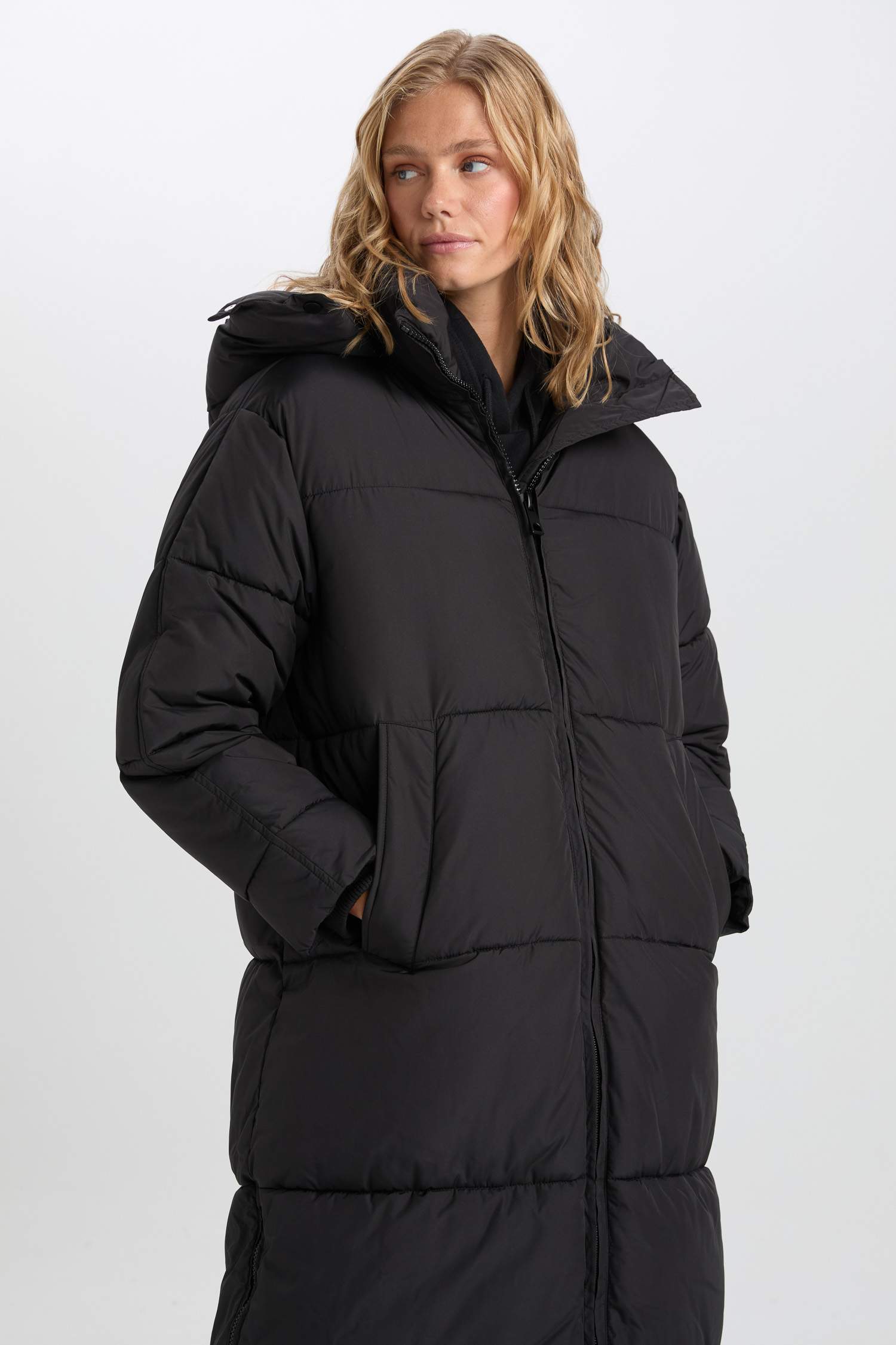 бас киімді Пальто