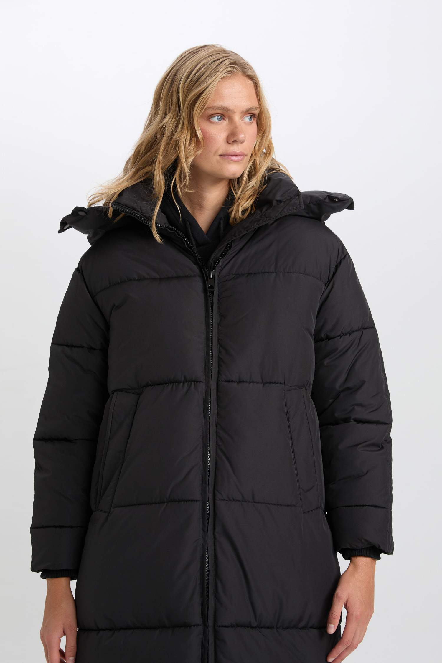 бас киімді Пальто