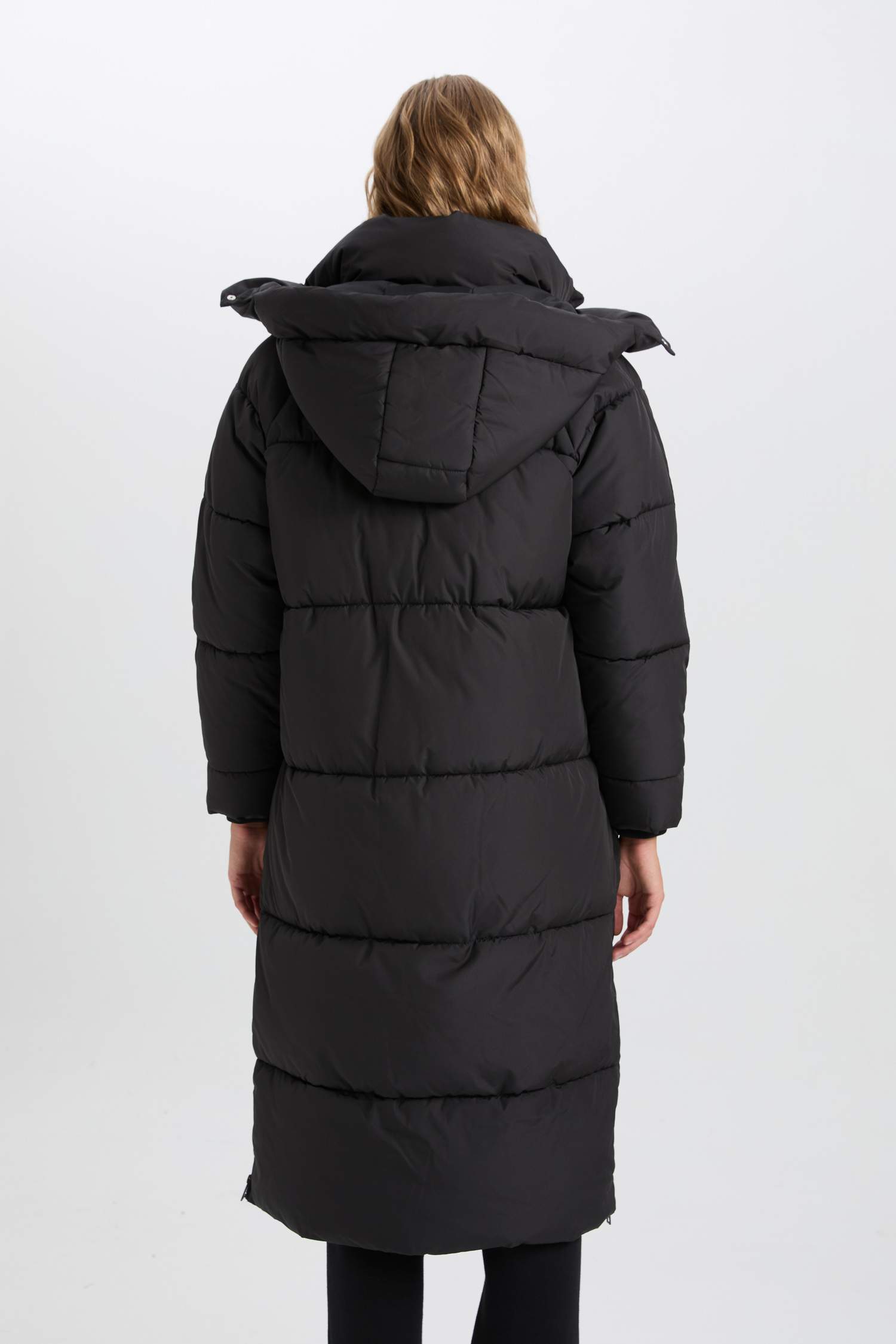 бас киімді Пальто