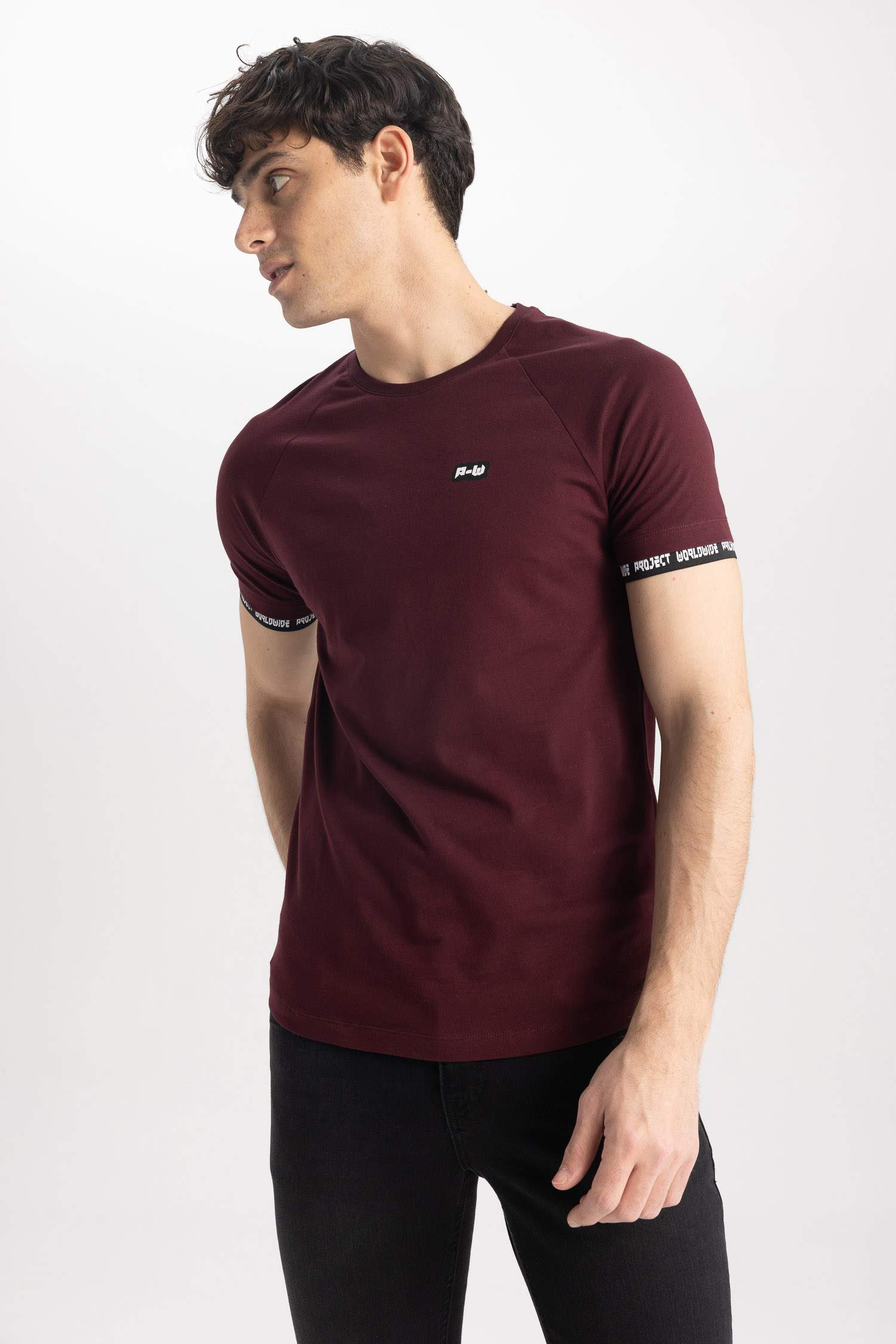 дөңгелек жаға минималл Қысқа жеңді футболка